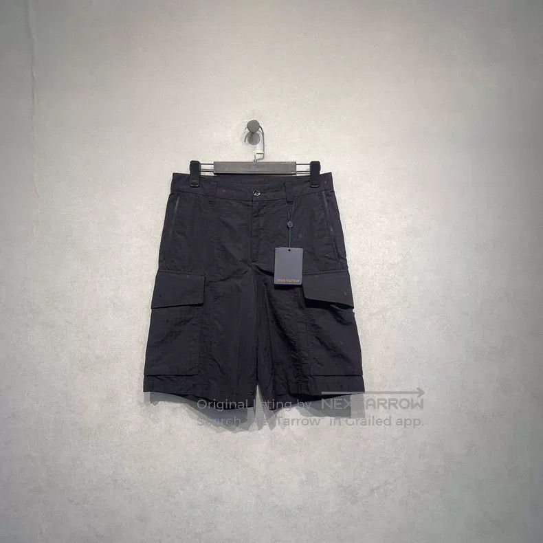 Louis Vuitton Louis Vuitton Plaid printed black shorts Size US 44 / EU 60 - 1 Thumbnail