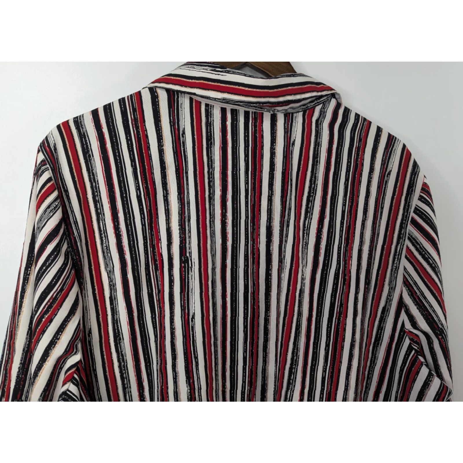 Vintage Maggie Barnes Shirt 2X Womens Red Stripe Button Front Stretch V-Neck Long Sleeve Casual Size XXL / US 16-18 / IT 52-54 - 5 Thumbnail