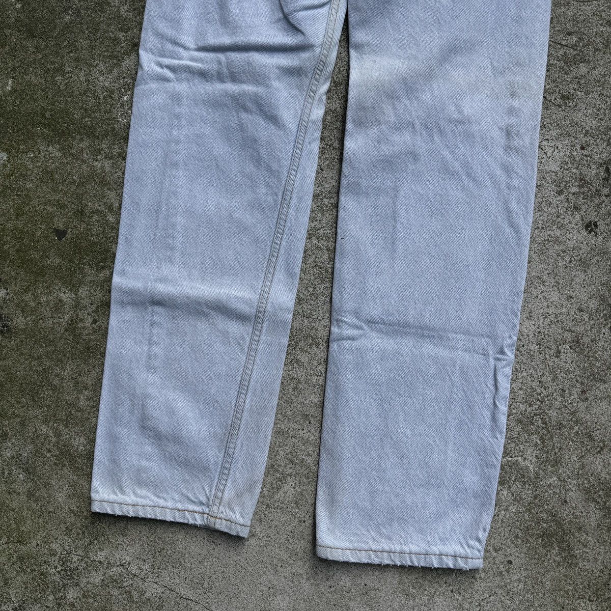 Levi's VINTAGE 90s LEVI'S 505 ORANGE TAB THRASHED LIGHT DENIM JEANS Size US 34 / EU 50 - 11 Thumbnail