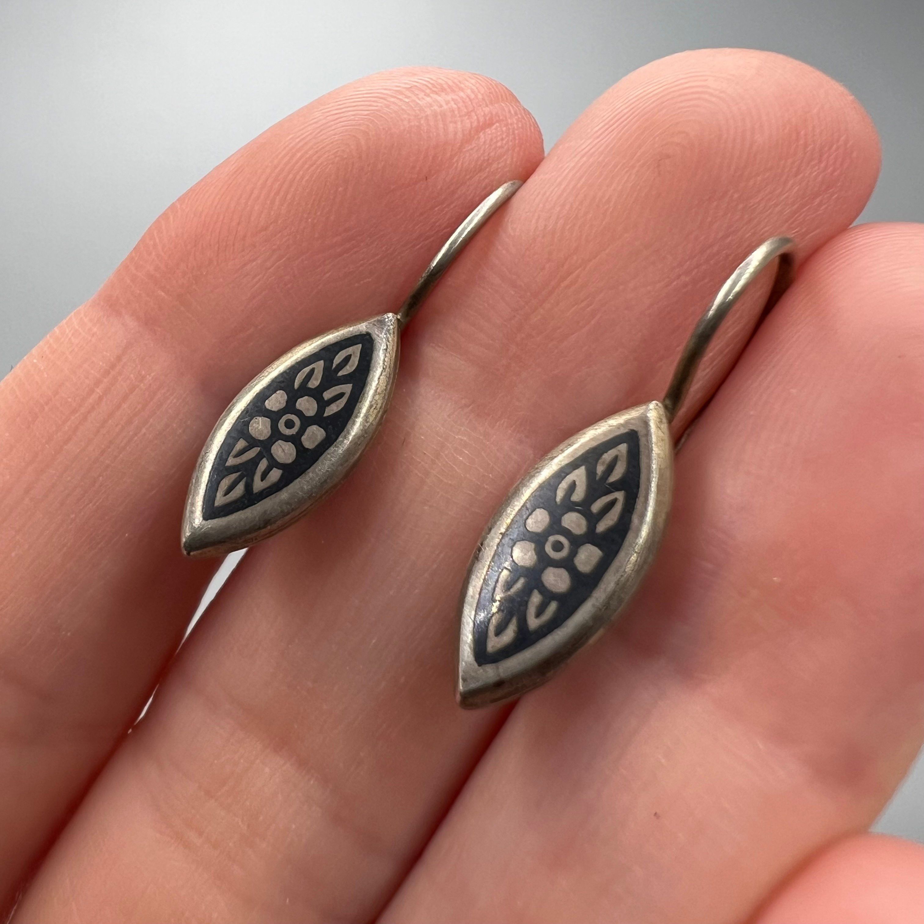 Vintage Vintage Earrings Black Silver 875 Women's Jewelry Flower Size ONE SIZE - 1 Thumbnail