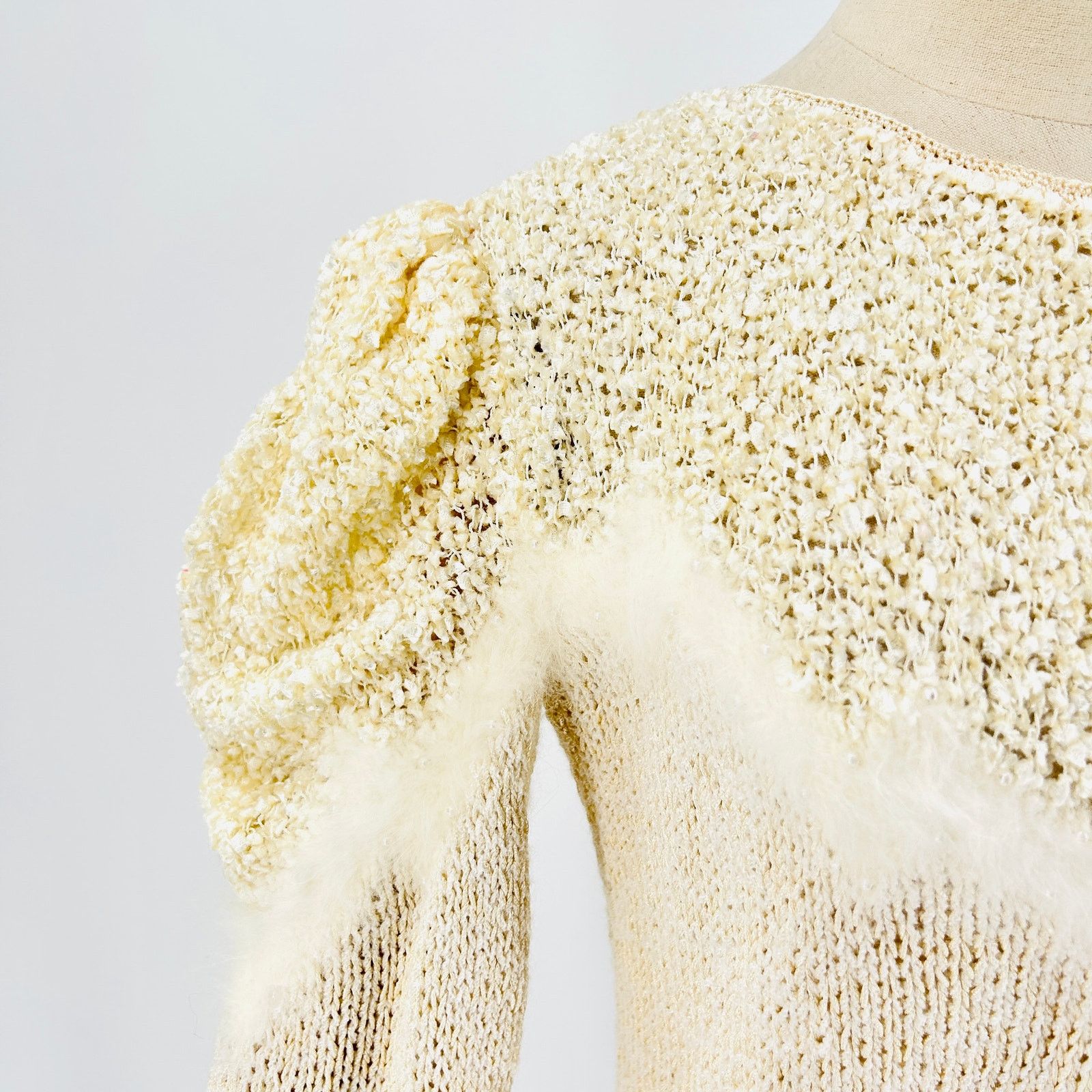 Vintage 80s Cream Super Soft Puff Sleeve Angora Pearl Trim Sweater Size M / US 6-8 / IT 42-44 - 2 Thumbnail
