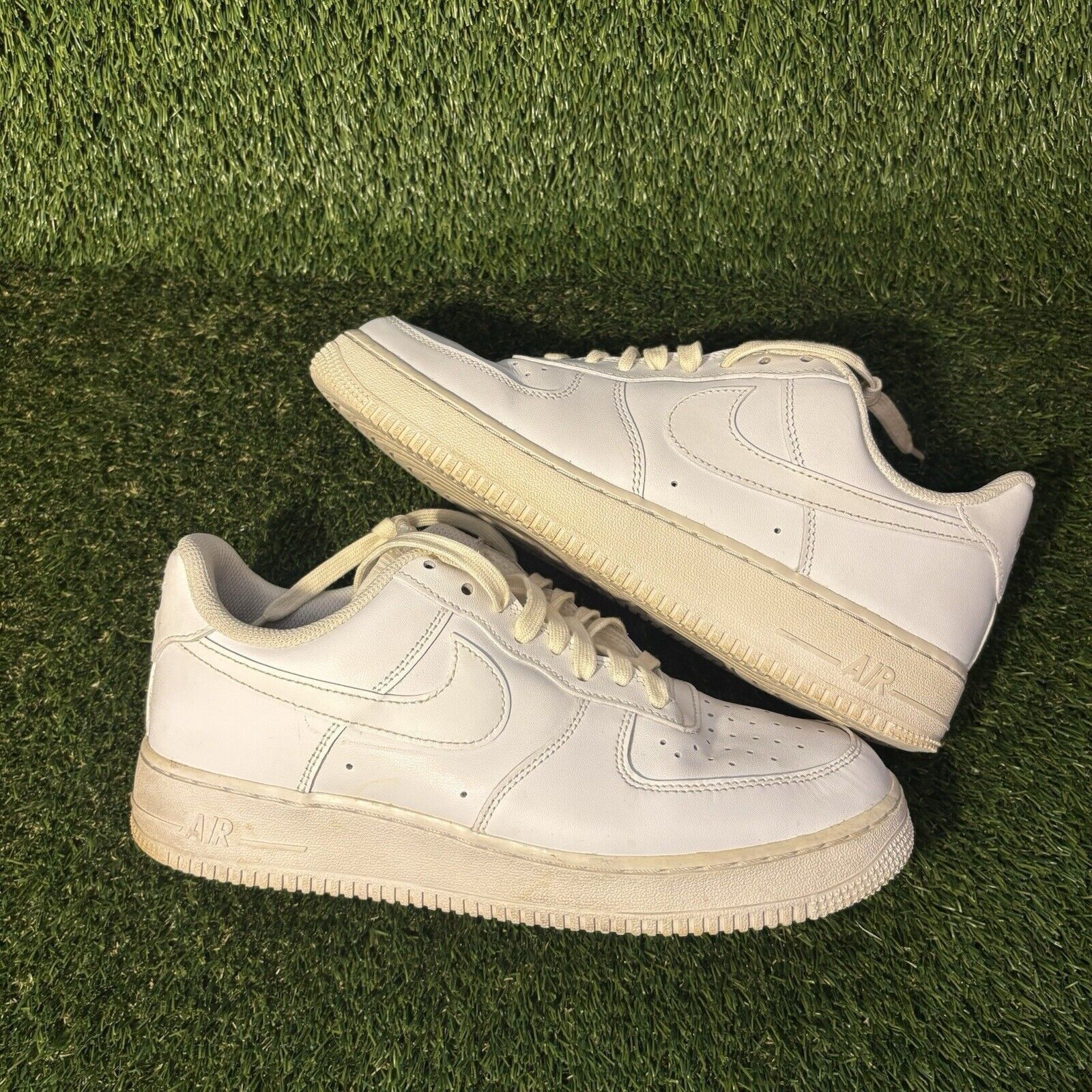 Nike Size 8 - Nike Air Force 1 '07 Low Triple White Size US 8 / EU 41 - 2 Thumbnail