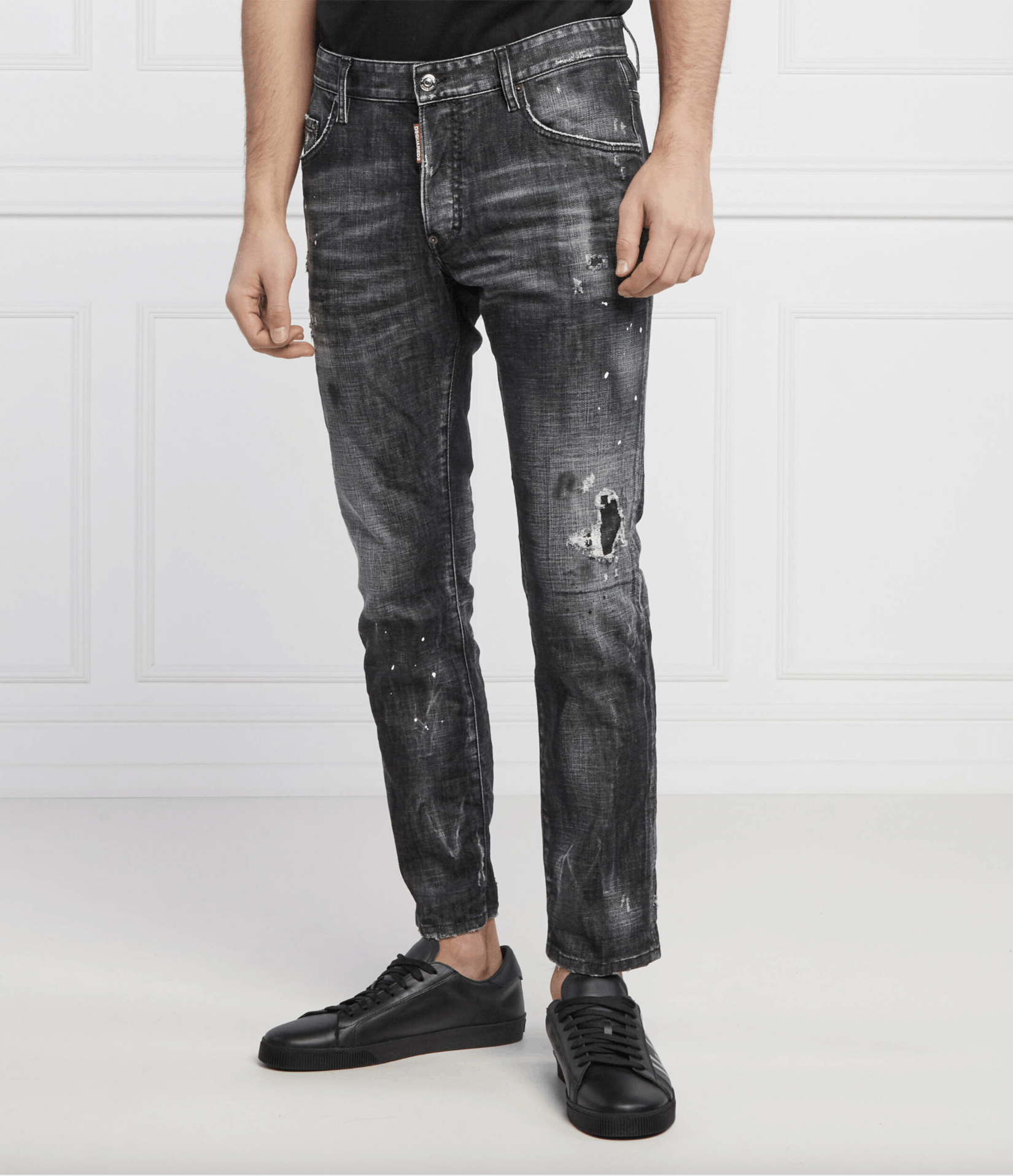 Dsquared2 DSQUARED2 DSQ2 S74LB1039 Skater Jean jeans pants tapered Size US 32 / EU 48 - 1 Thumbnail