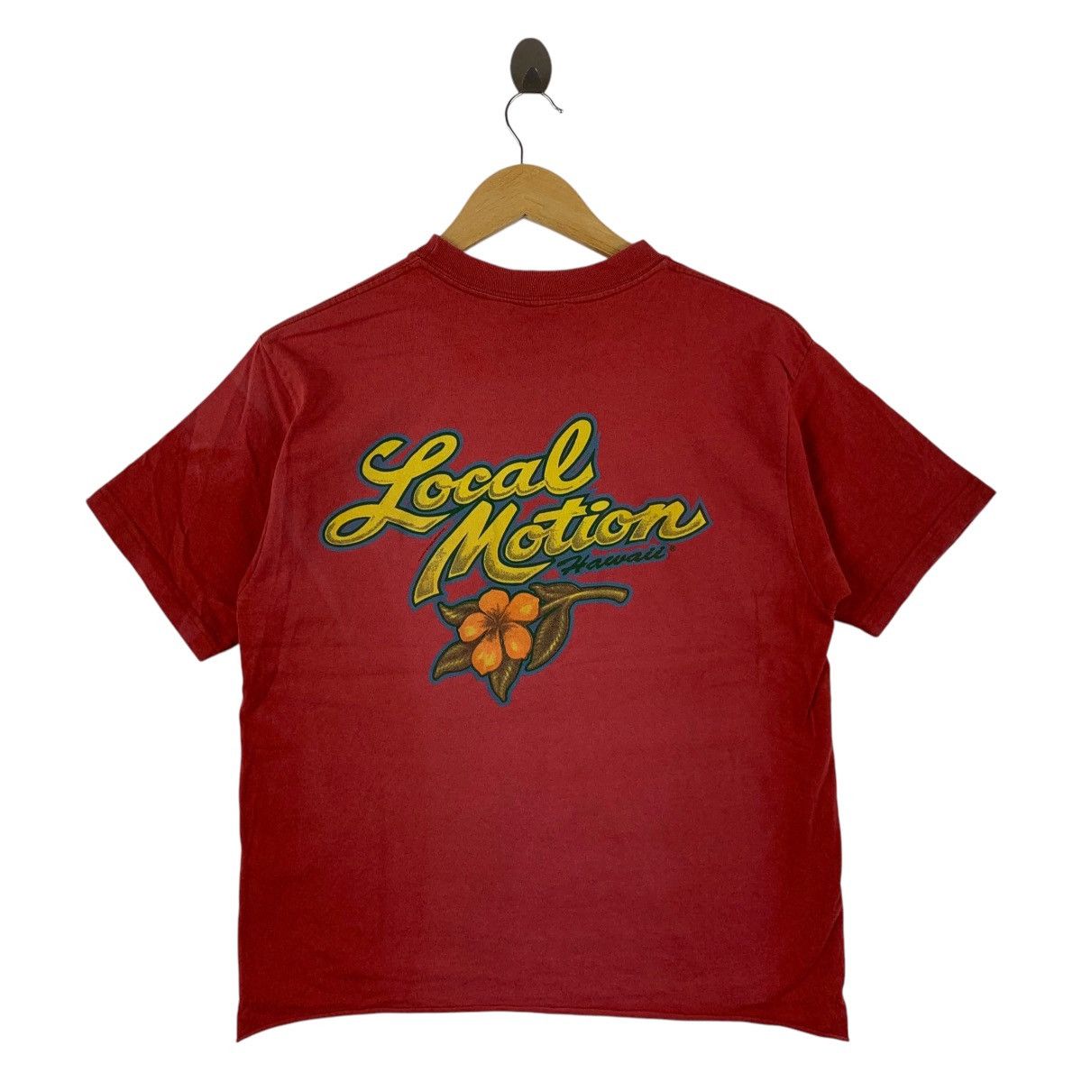Vintage Vintage 90s LOCAL MOTION big logo back hit Surfing tee Size US L / EU 52-54 / 3 - 1 Thumbnail