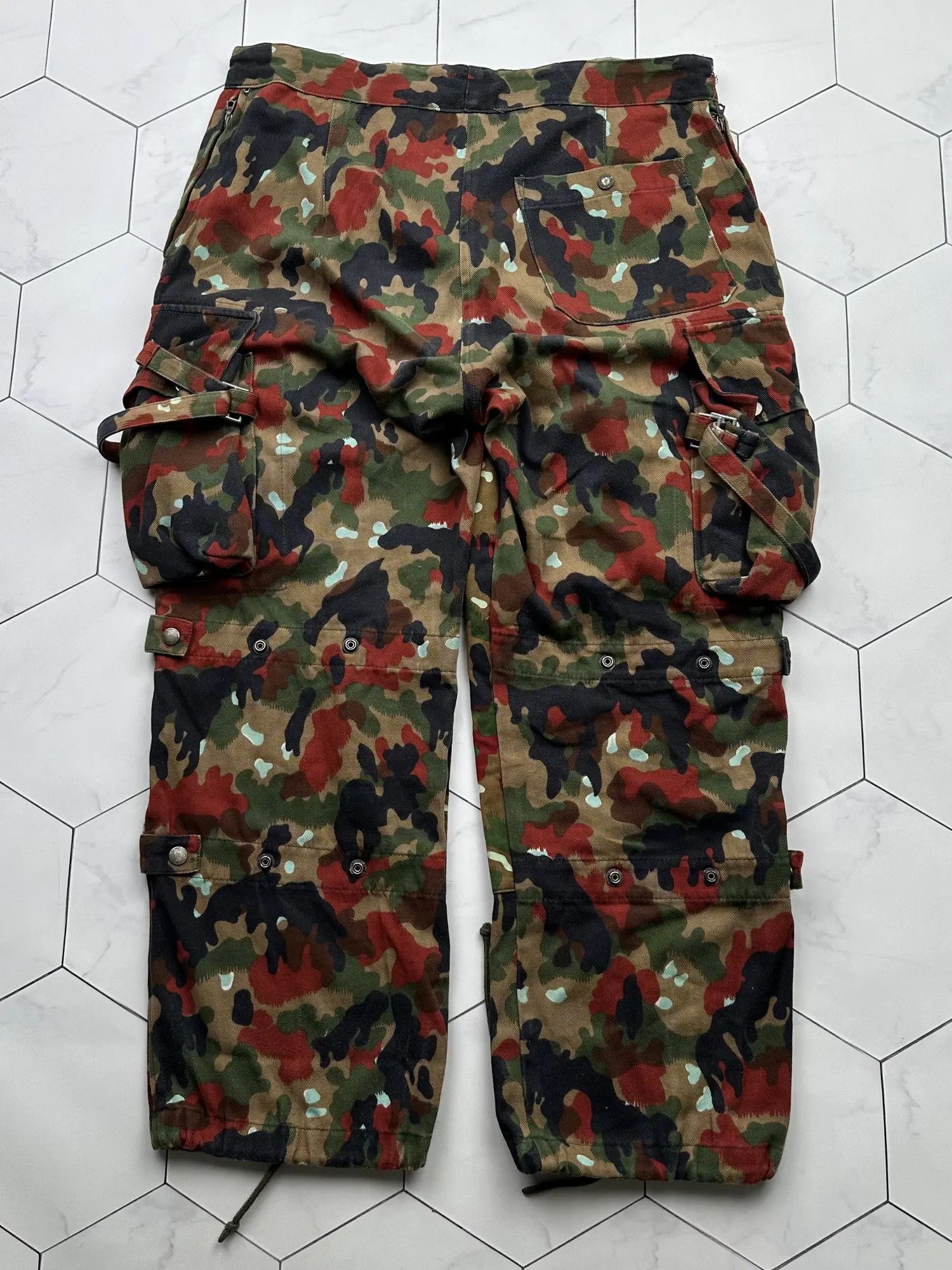 Japanese Brand Vintage Military Cargo Bondage Pants (B601)E2 Size US 36 / EU 52 - 9 Thumbnail