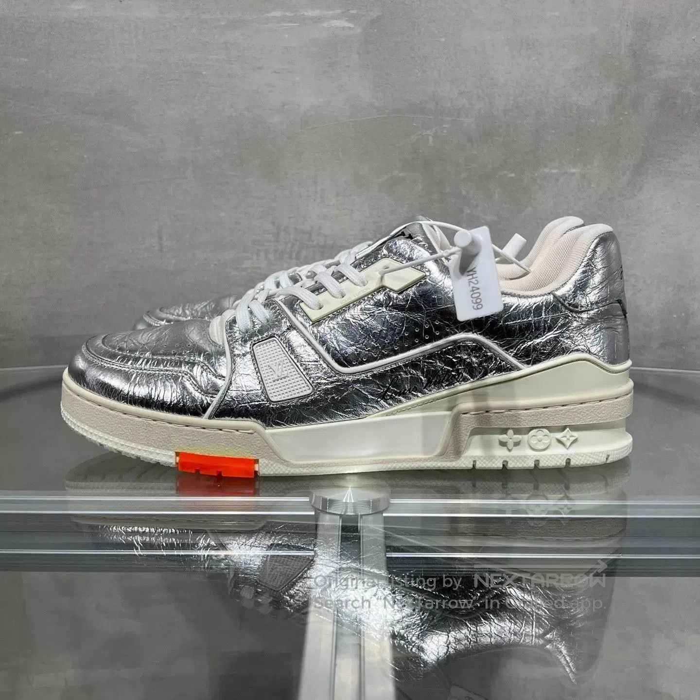 Louis Vuitton Silver Low-Top Sneakers Size 9. Size US 9 / EU 42 - 3 Thumbnail