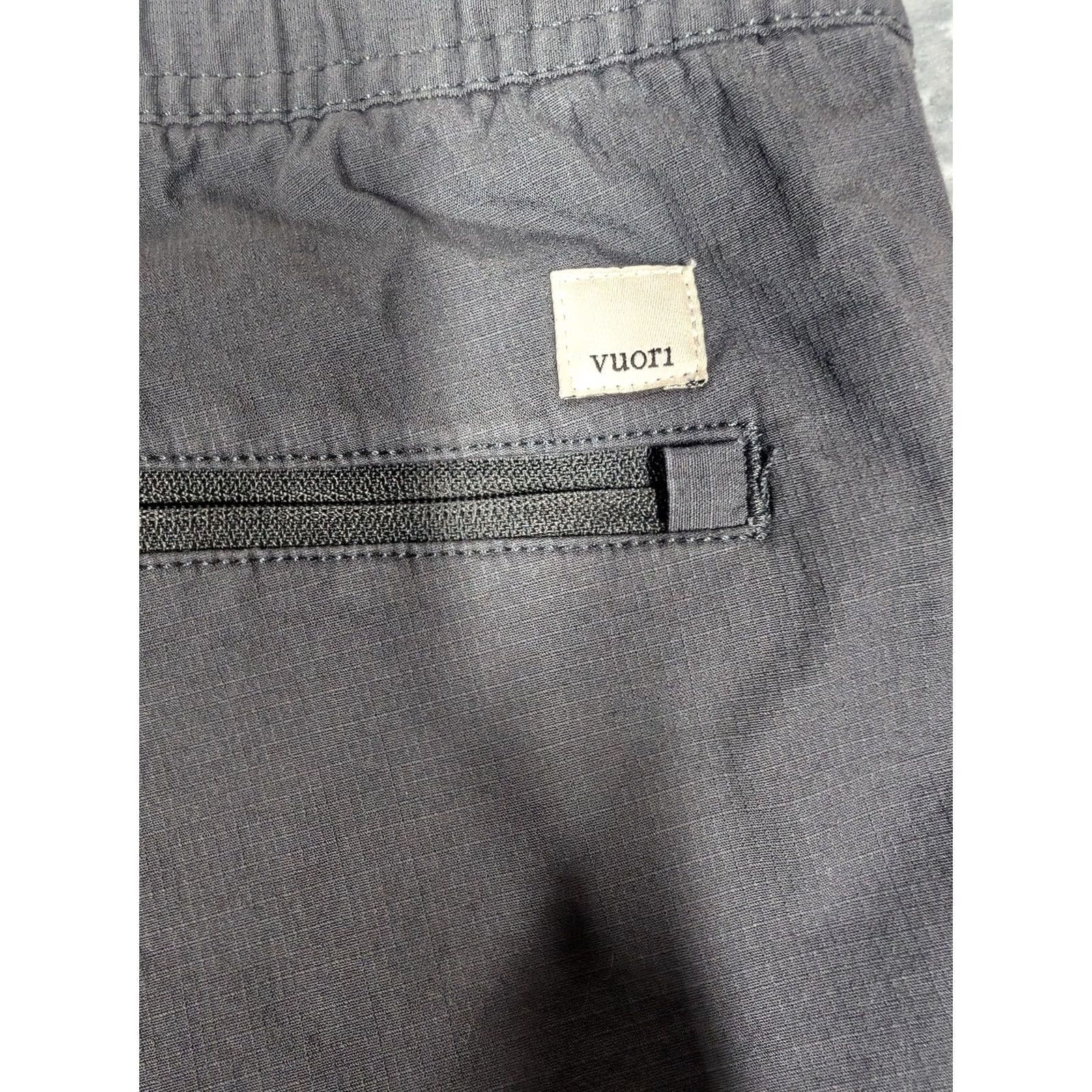 Vuori Vuori Pants Mens M Gray Jogger Elastic Waist Zip Pocket Outdoor Travel Slim Tapered Pockets - Zippered Pocket Mens Medium Gray Vuori Pants Size US 31 - 7 Thumbnail