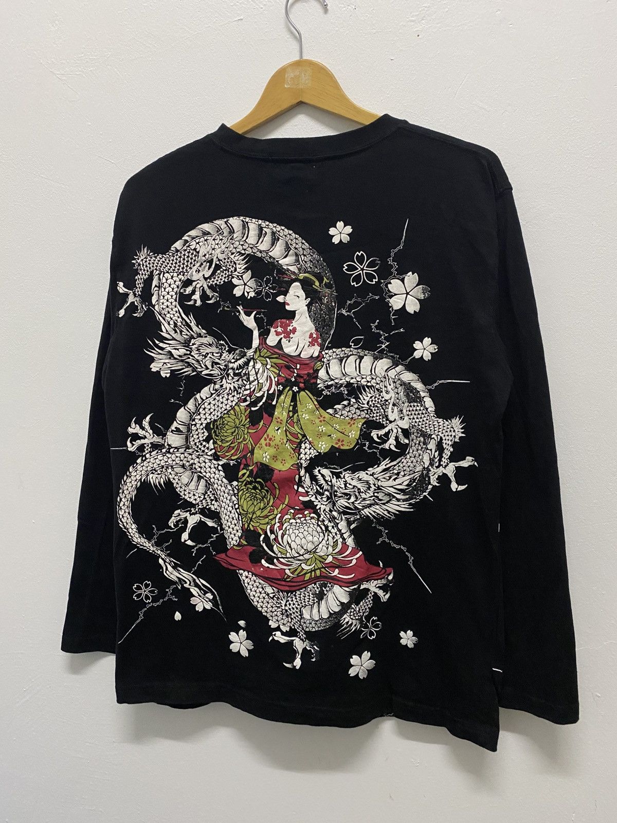 Beauty Beast Japanese Sukajan t shirt dragon embroidery long sleeve Size US L / EU 52-54 / 3 - 1 Thumbnail