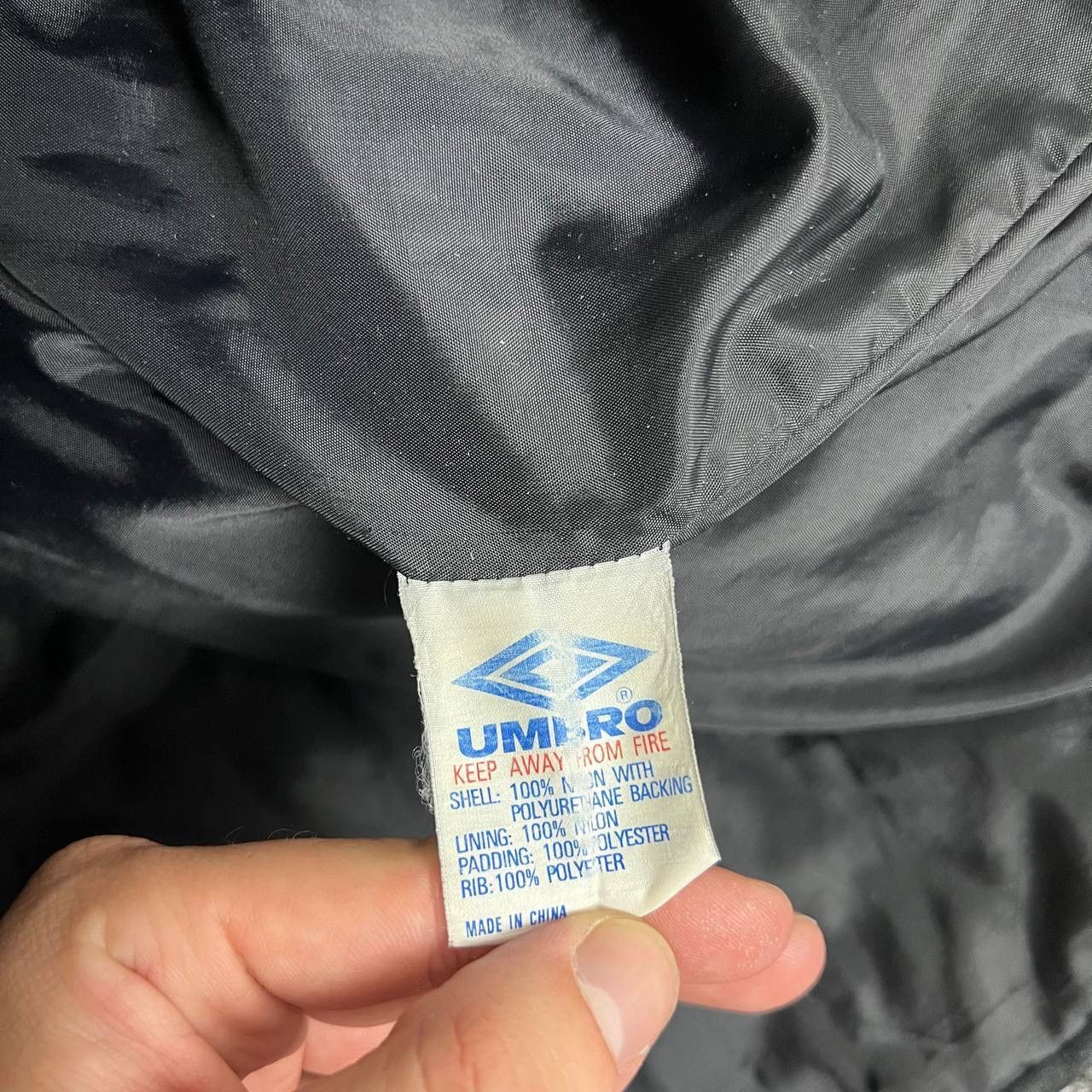 Umbro Umbro vintage jacket vest pro training big logo 90s gorpcore Size US L / EU 52-54 / 3 - 9 Thumbnail