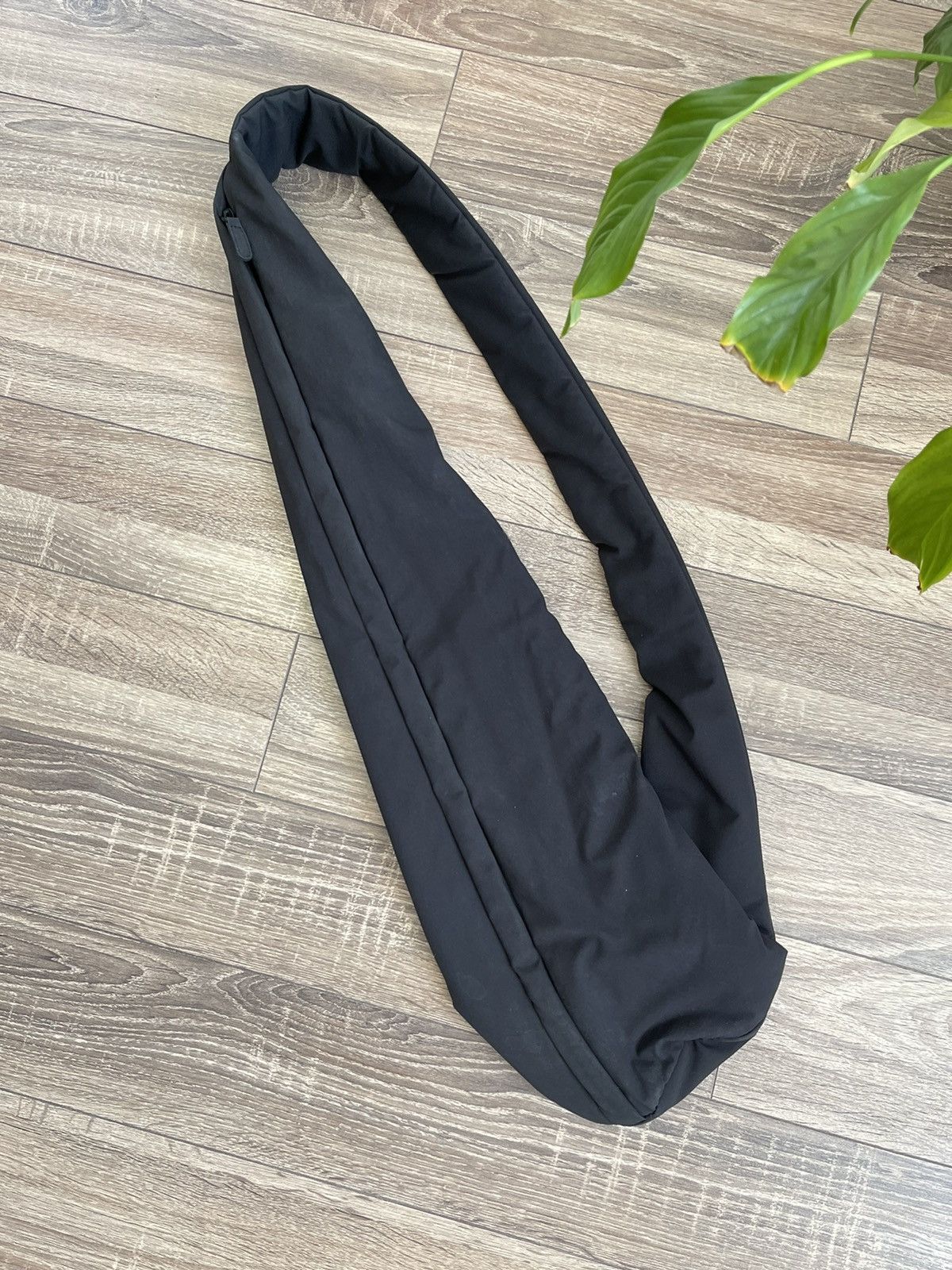 Balenciaga Yeezy Gap Snake Bag One Size Black | Grailed
