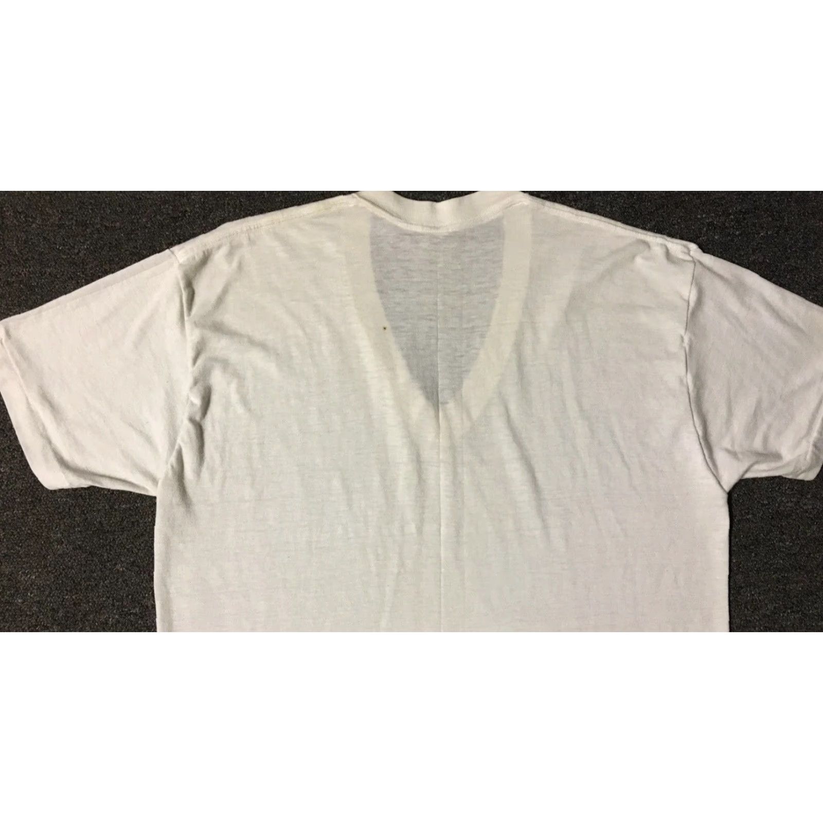 Vintage VINTAGE 80s Faded V Neck Shirt L USA Grunge Biker Punk Surf Skate Trucker Shirt Men White XS? Size US L / EU 52-54 / 3 - 7 Thumbnail
