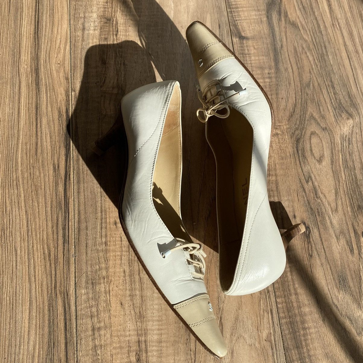 Chanel × Vintage Chanel 2003 Lace-up Bow Beige / White Pointed Toe Pumps Size US 6.5 / IT 36.5 - 4 Thumbnail