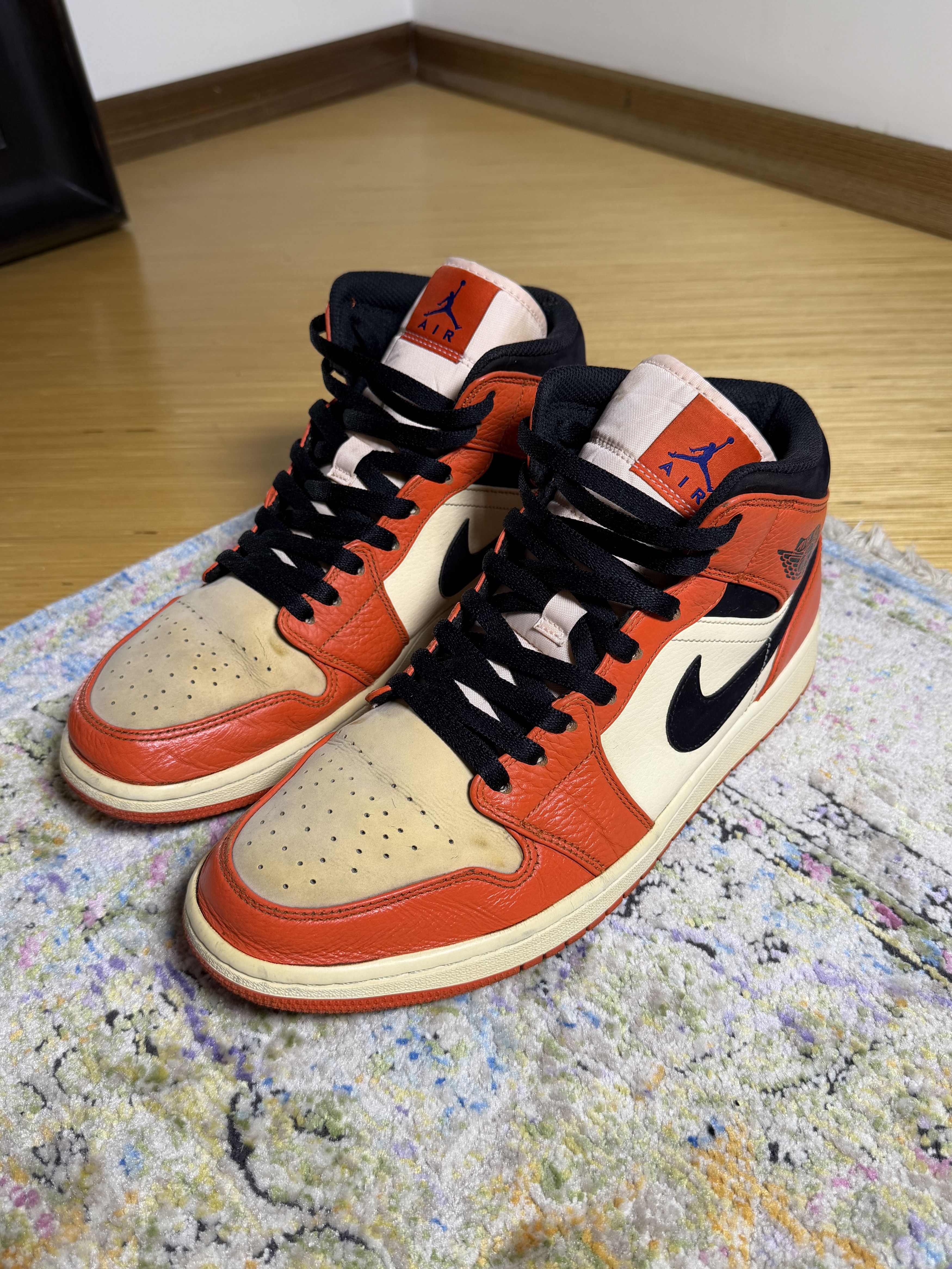 Jordan Brand Air Jordan 1 Mid SE "Team Orange" Sneakers Size US 11.5 / EU 44-45 - 3 Thumbnail