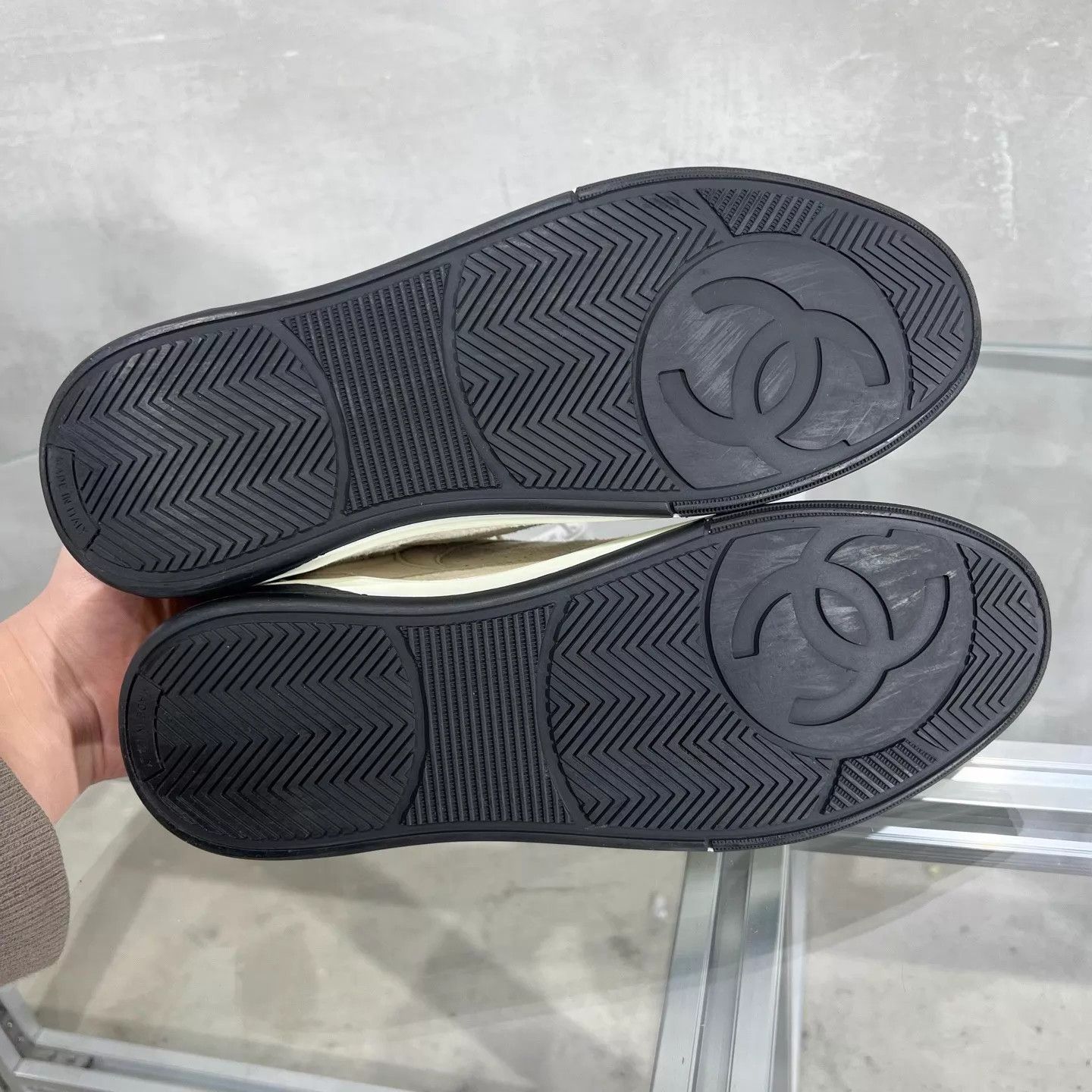 Chanel CHANEL Brown Suede Sneakers 38.5 EU Original Box Size US 8 / IT 38 - 7 Thumbnail