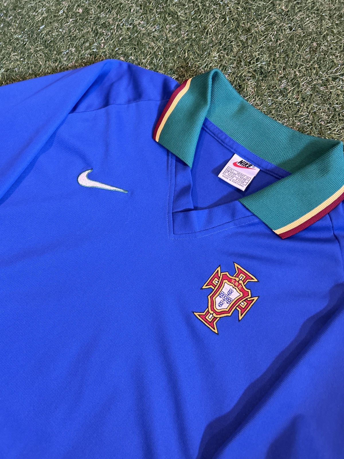 Nike 97/98 Portugal Away Shirt Size US L / EU 52-54 / 3 - 5 Thumbnail