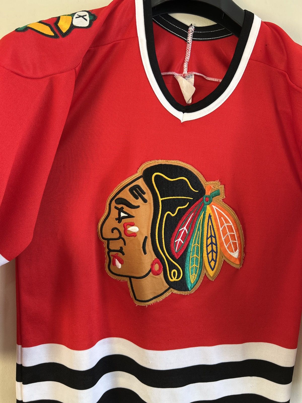 NHL Vintage CCM Chicago Blackhawks NHL Jersey Size US S / EU 44-46 / 1 - 3 Thumbnail