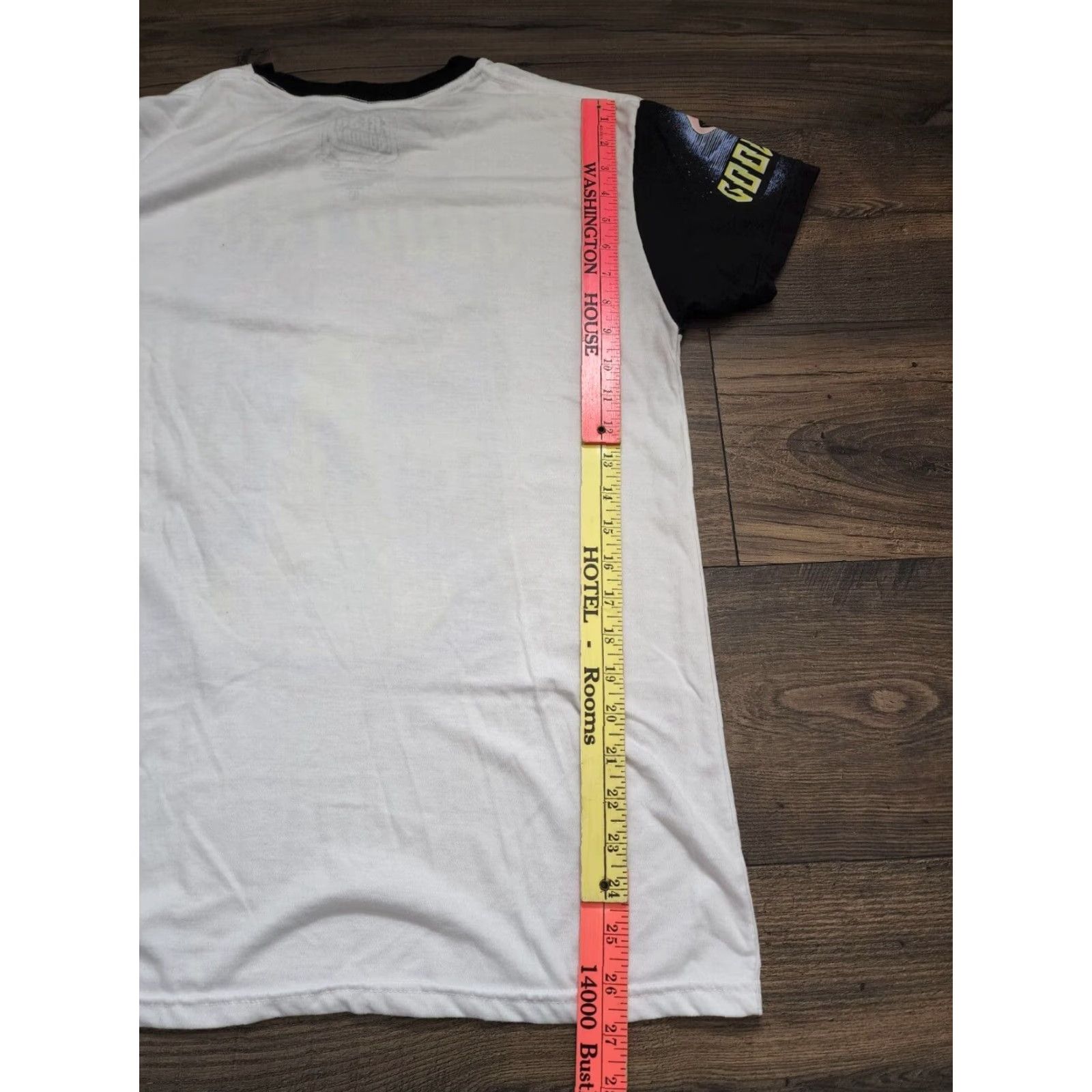 Vintage **Fresh Laundry Mens Alien Spaceship UFO T-Shirt L** User: **Fresh Laundry Mens Alien Spaceship UFO T-Shirt L Regular Fit** Size US L / EU 52-54 / 3 - 3 Thumbnail
