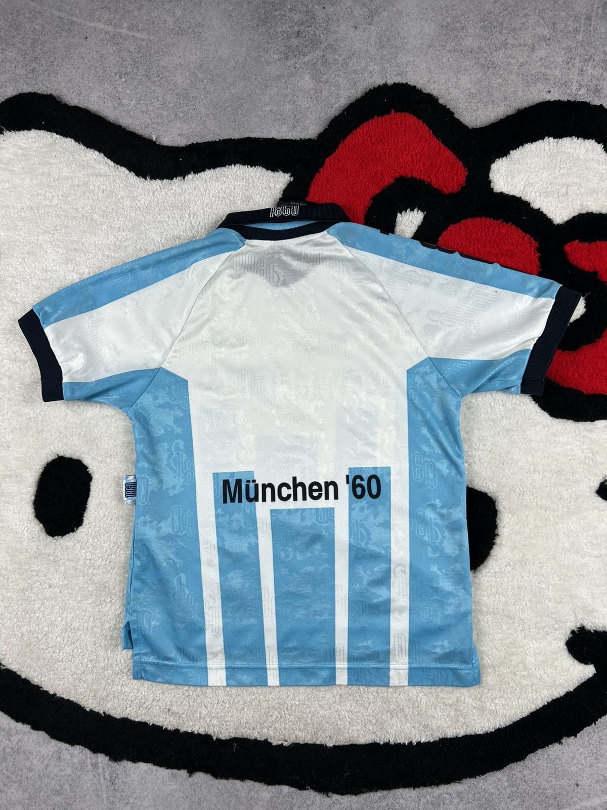 Nike Vintage Nike TSV Munchen 1996/97 Football Kids Soccer Jersey Size US S / EU 44-46 / 1 - 11 Thumbnail