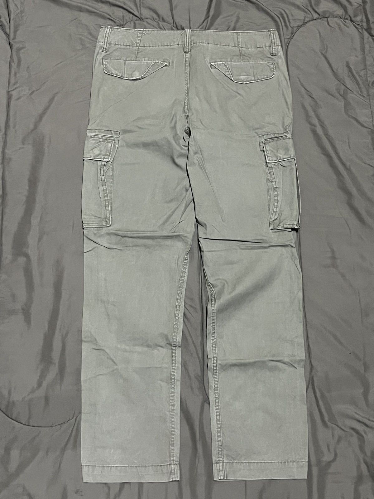 Old Navy Khaki Old Navy Cargo Pants Size US 32 / EU 48 - 4 Thumbnail