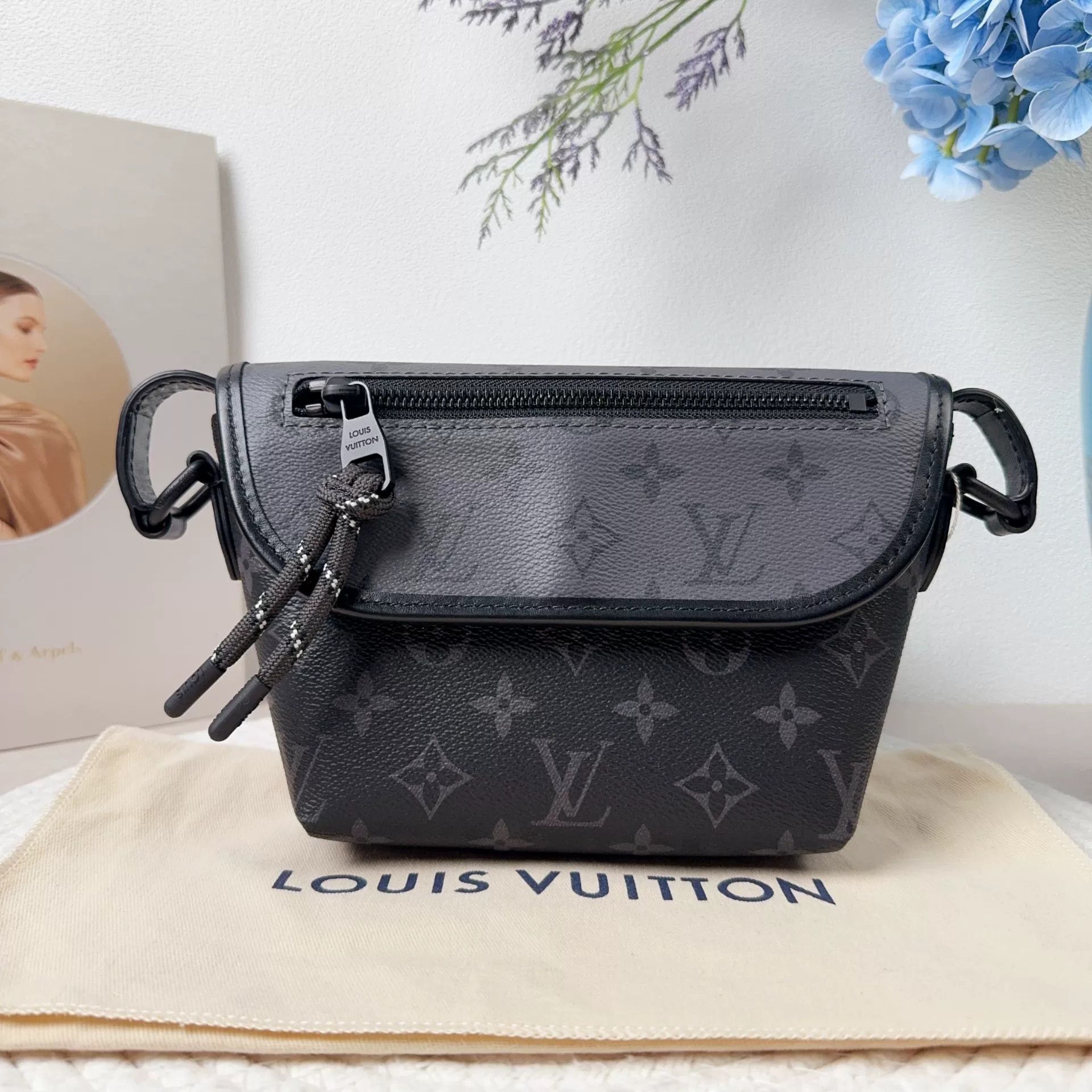 Louis Vuitton Pre-loved Bag Very good condition Size ONE SIZE - 1 Thumbnail