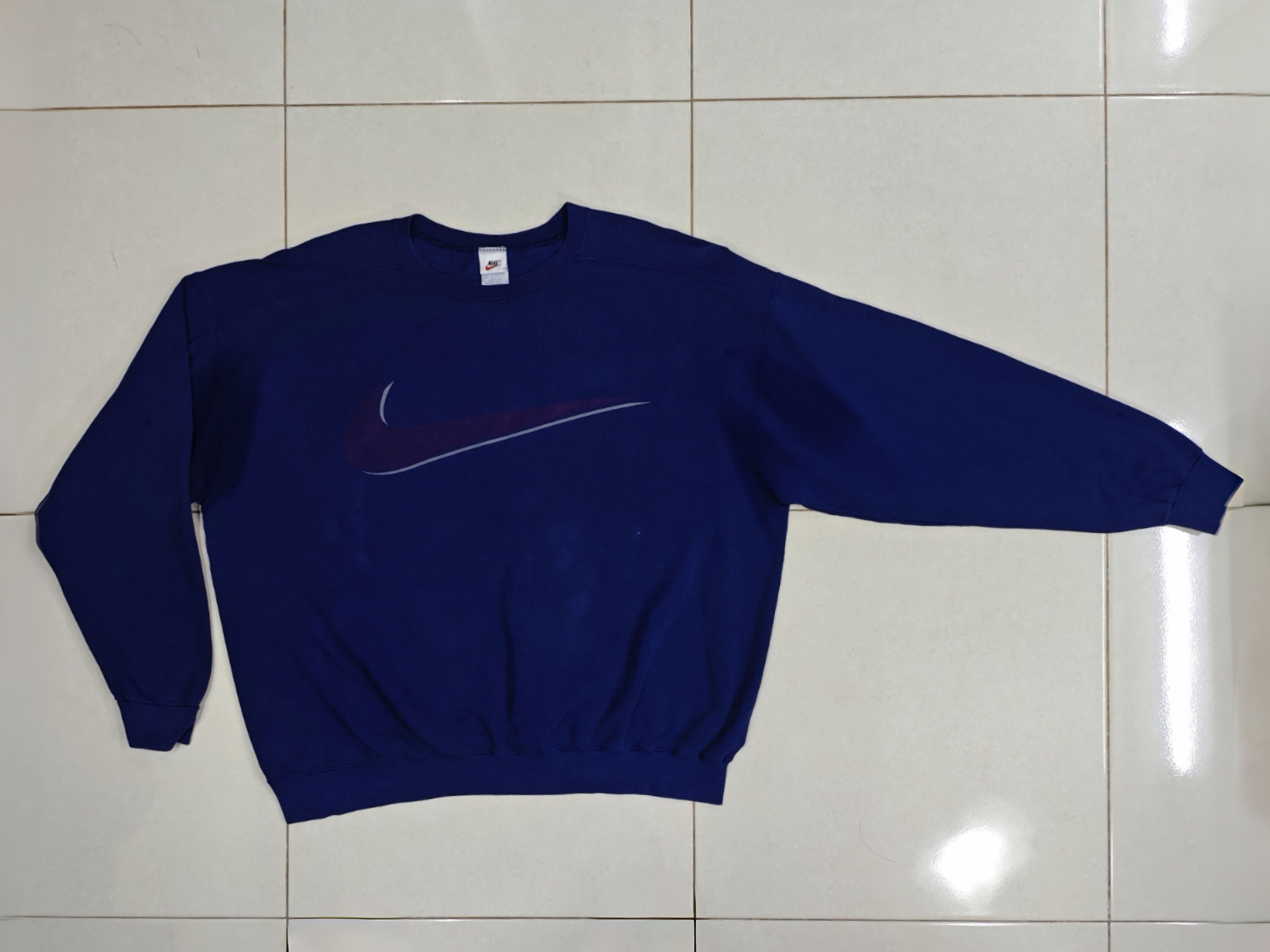Nike 90s Vintage NIKE Swoosh USA Made Oversized Navy Sweatshirt Size US L / EU 52-54 / 3 - 5 Thumbnail