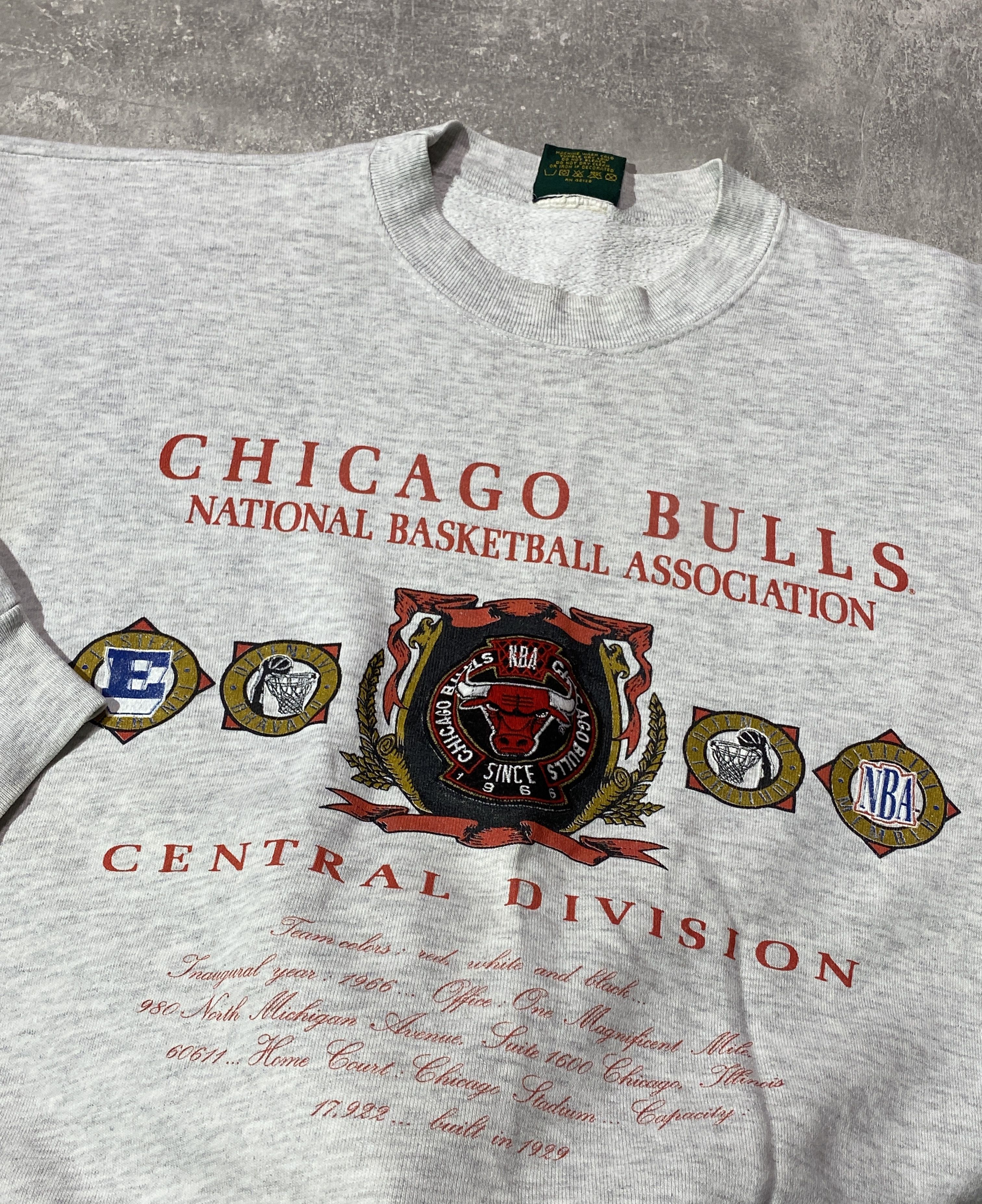 Vintage Vintage NBA Chicago Bulls NATIONAL BASKETBALL ASSOCIATION Size US L / EU 52-54 / 3 - 3 Thumbnail