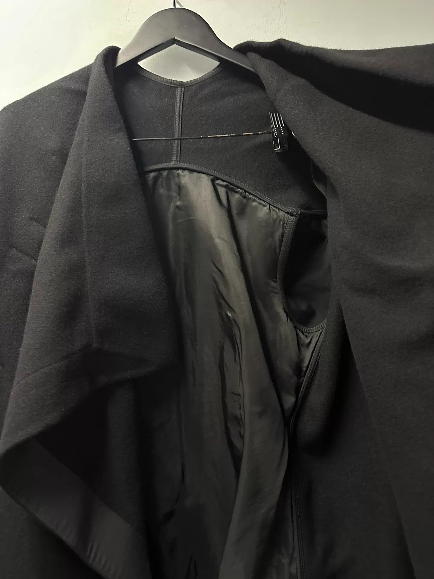 Rick Owens Rick Owens Sequin Embroidered Sleeveless Wool Cape Coat 42 Size M / US 6-8 / IT 42-44 - 2 Thumbnail