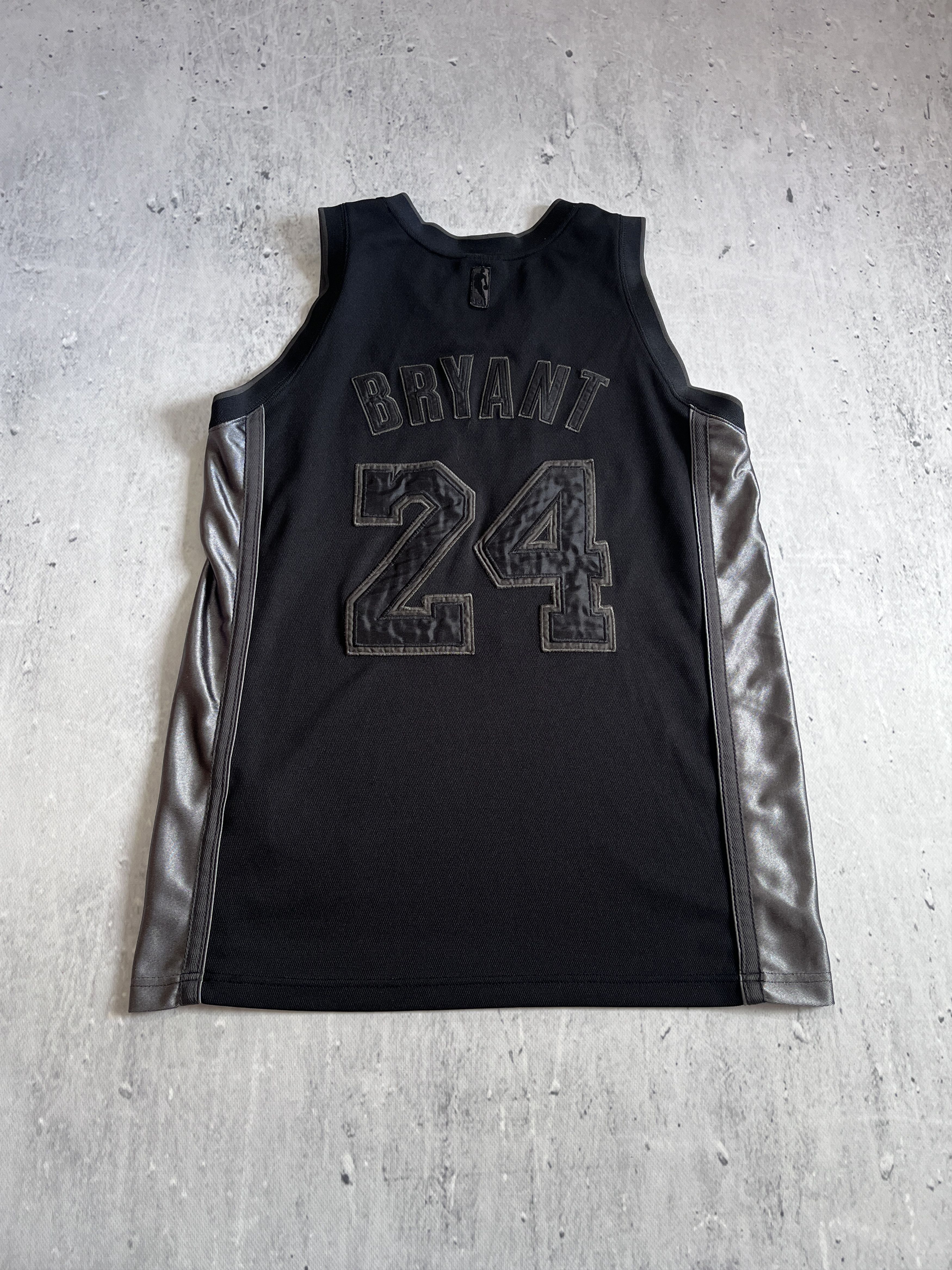 Champion CHAMPION LOS ANGELES LAKERS KOBE BRYANT RARE BLACK JERSEY Size US M / EU 48-50 / 2 - 2 Thumbnail