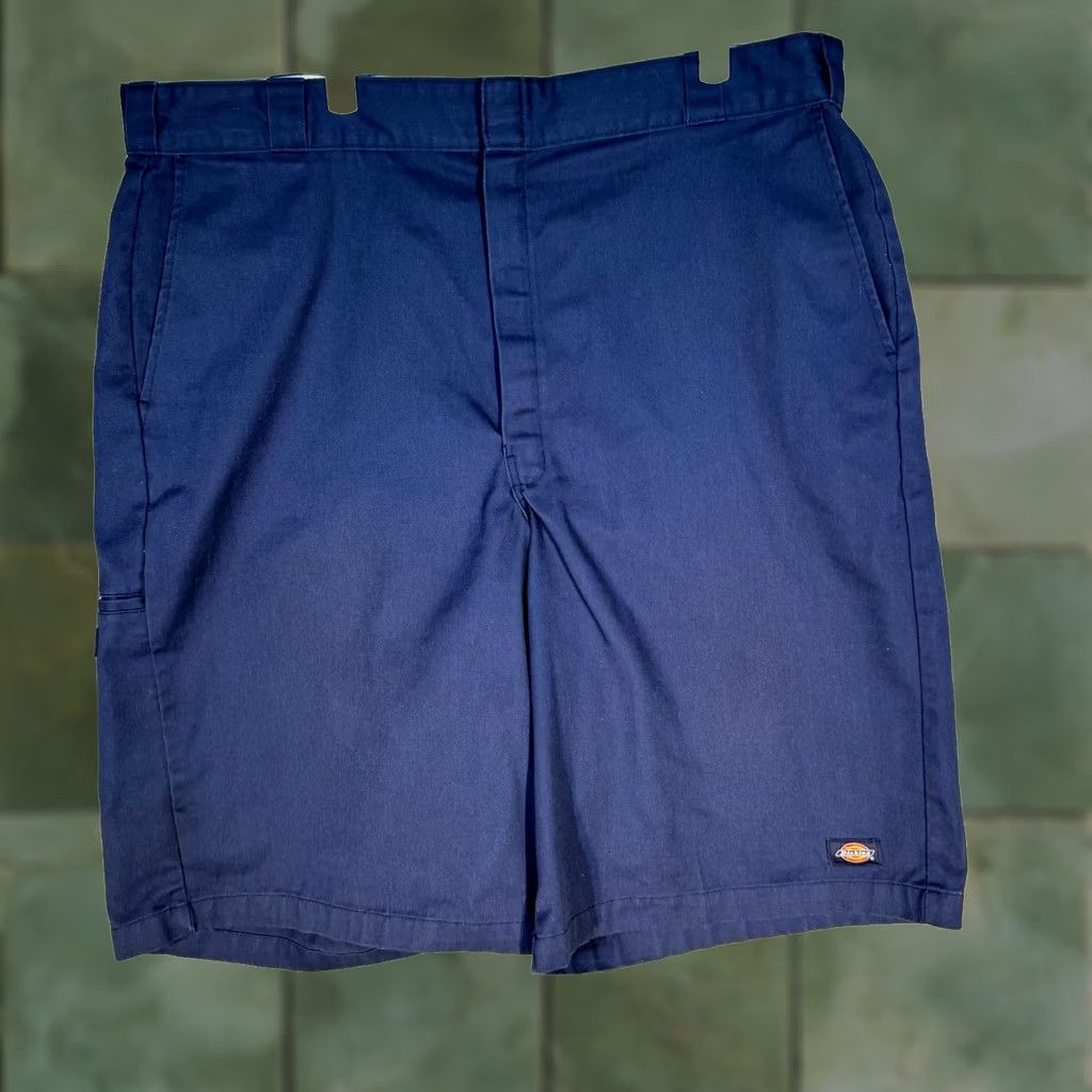 Dickies Dickies Workwear Shorts Men 42 Navy Flat Front Regular Fit Mid-Rise Size US 42 / EU 58 - 1 Thumbnail