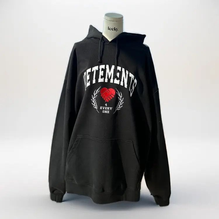 Vetements Vetements Hand Shake Hearts Hoodie Size US M / EU 48-50 / 2 - 1 Thumbnail