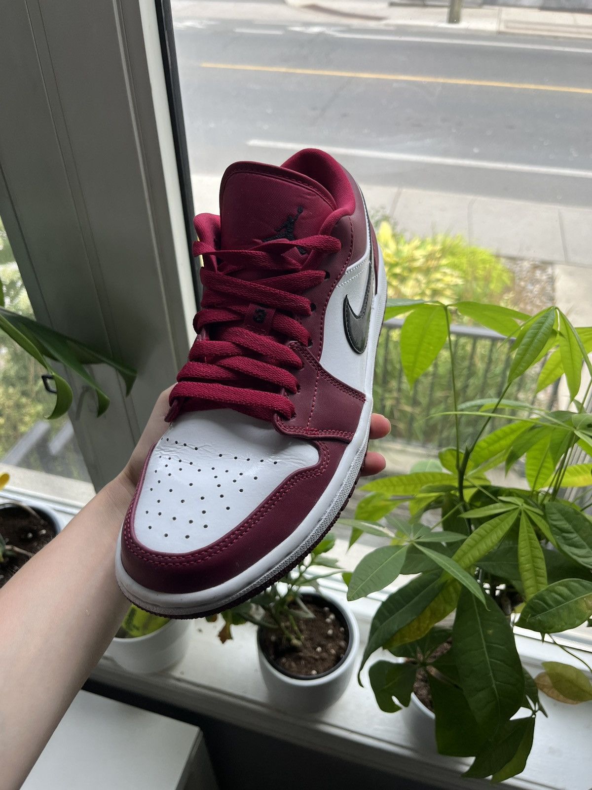 Jordan Brand × Nike Air Jordan 1 Low Size US 8 / EU 41 - 2 Thumbnail