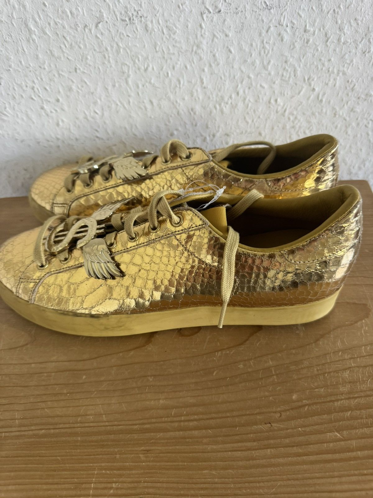 Adidas × Jeremy Scott Gold Dollar Wings Sneaker Size US 9 / EU 42 - 2 Thumbnail