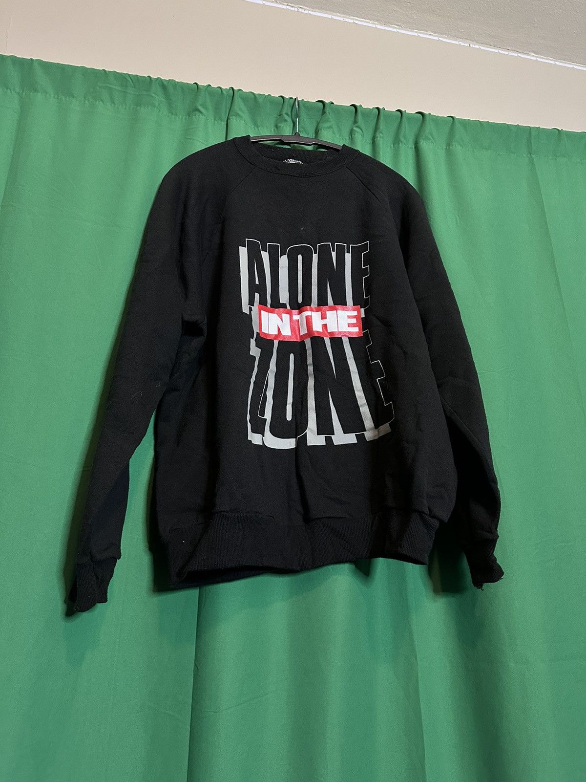 Hanes Alone in the Zone graphic sweatshirt 90s vintage USA-made Size US XL / EU 56 / 4 - 11 Thumbnail