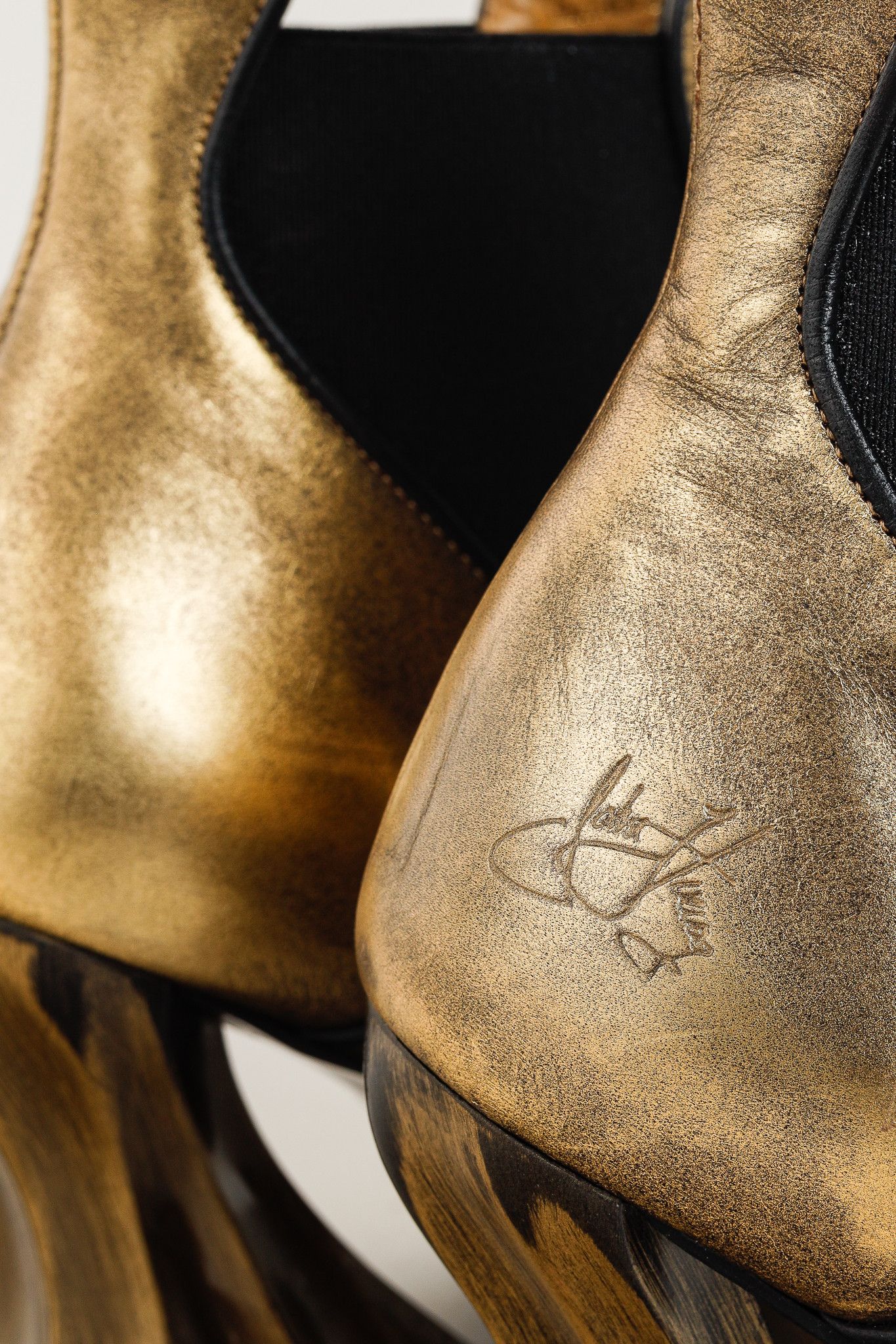 John Fluevog John Fluevog Ara Gold Vintage-Inspired Chelsea Boots Size US 7 / IT 37 - 9 Thumbnail