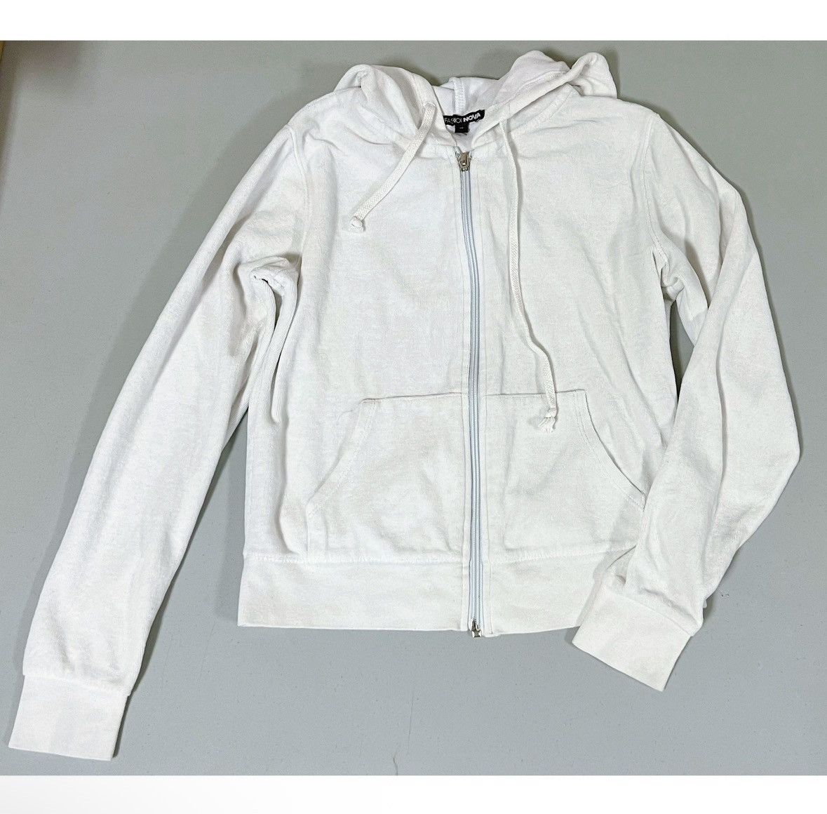 Fashion Nova White Velour Zipper Sweater Sweatshirt Hoodie Outerwear XS 🤍 Size XS / US 0-2 / IT 36-38 - 1 Thumbnail