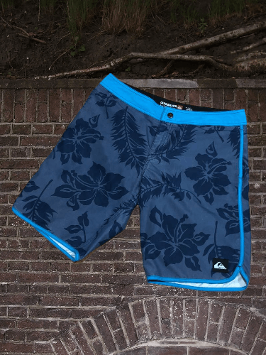 Quiksilver Quiksilver Shorts Size US 32 / EU 48 - 1 Thumbnail