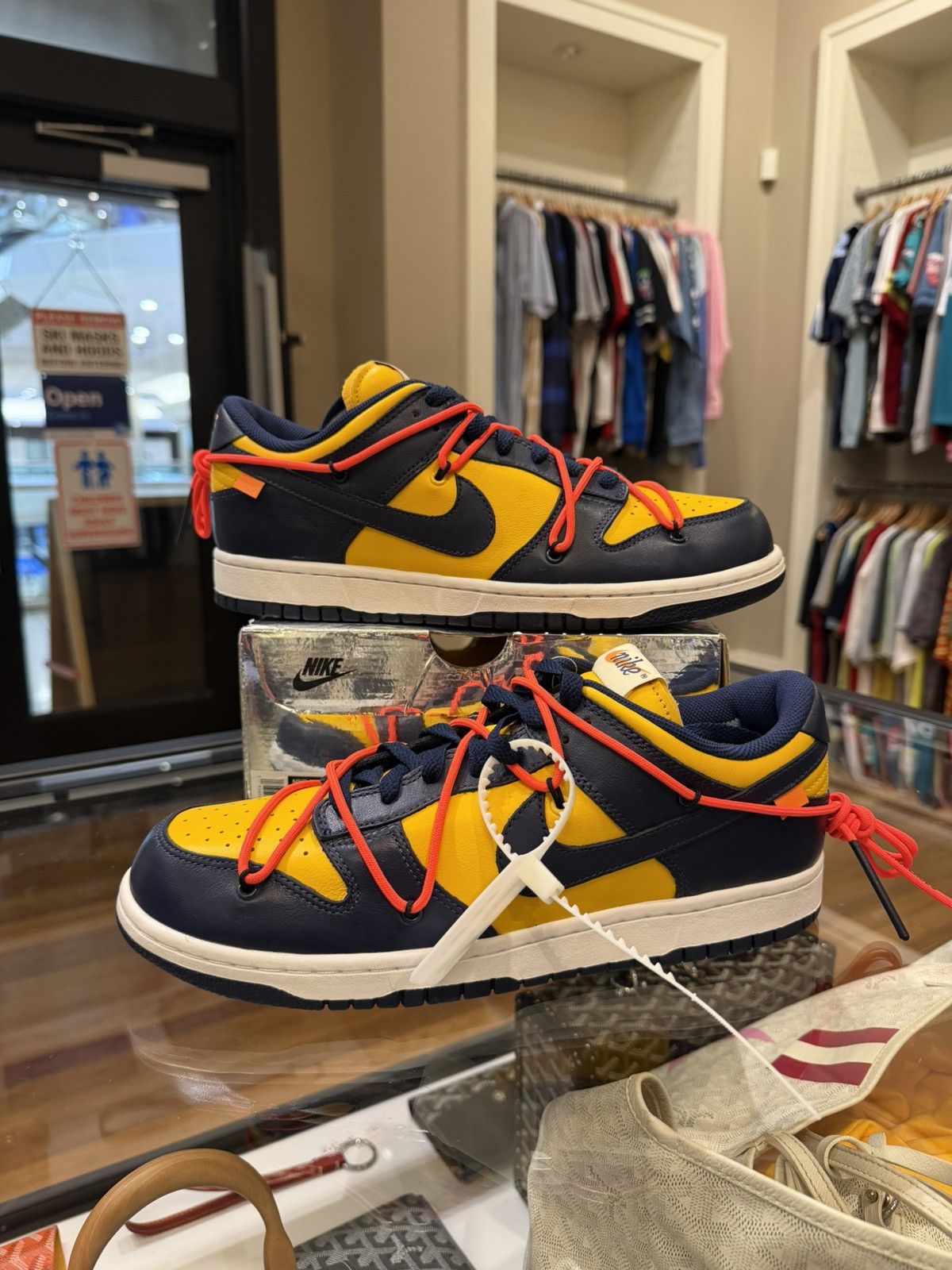 Nike × Off-White Off White x Nike Dunk Low “Off White Michigan’ Size US 10.5 / EU 43-44 - 1 Thumbnail