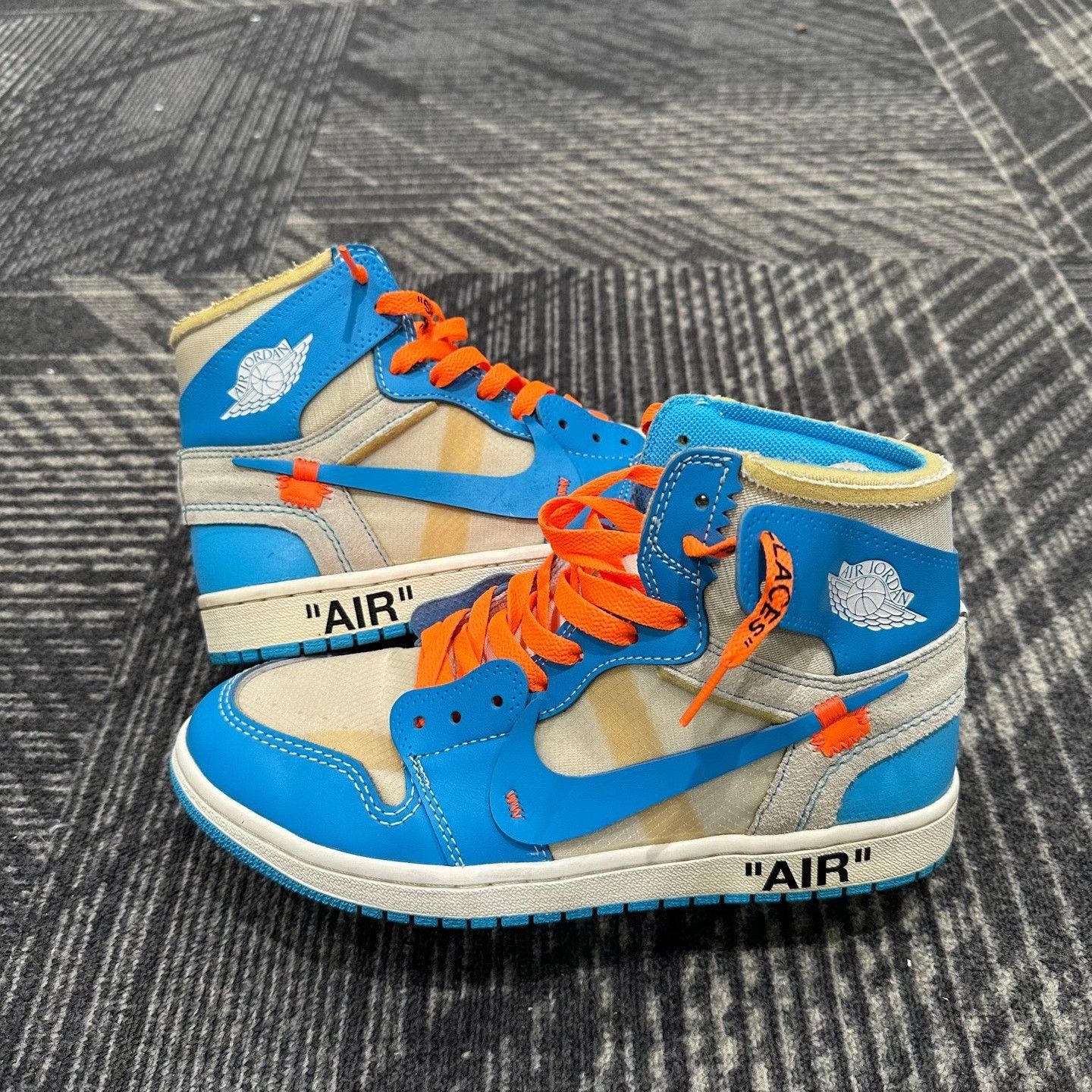 Off-White Off-White AJ1 UNC Blue Basketball Shoes Size US 7.5 / EU 40-41 - 4 Thumbnail