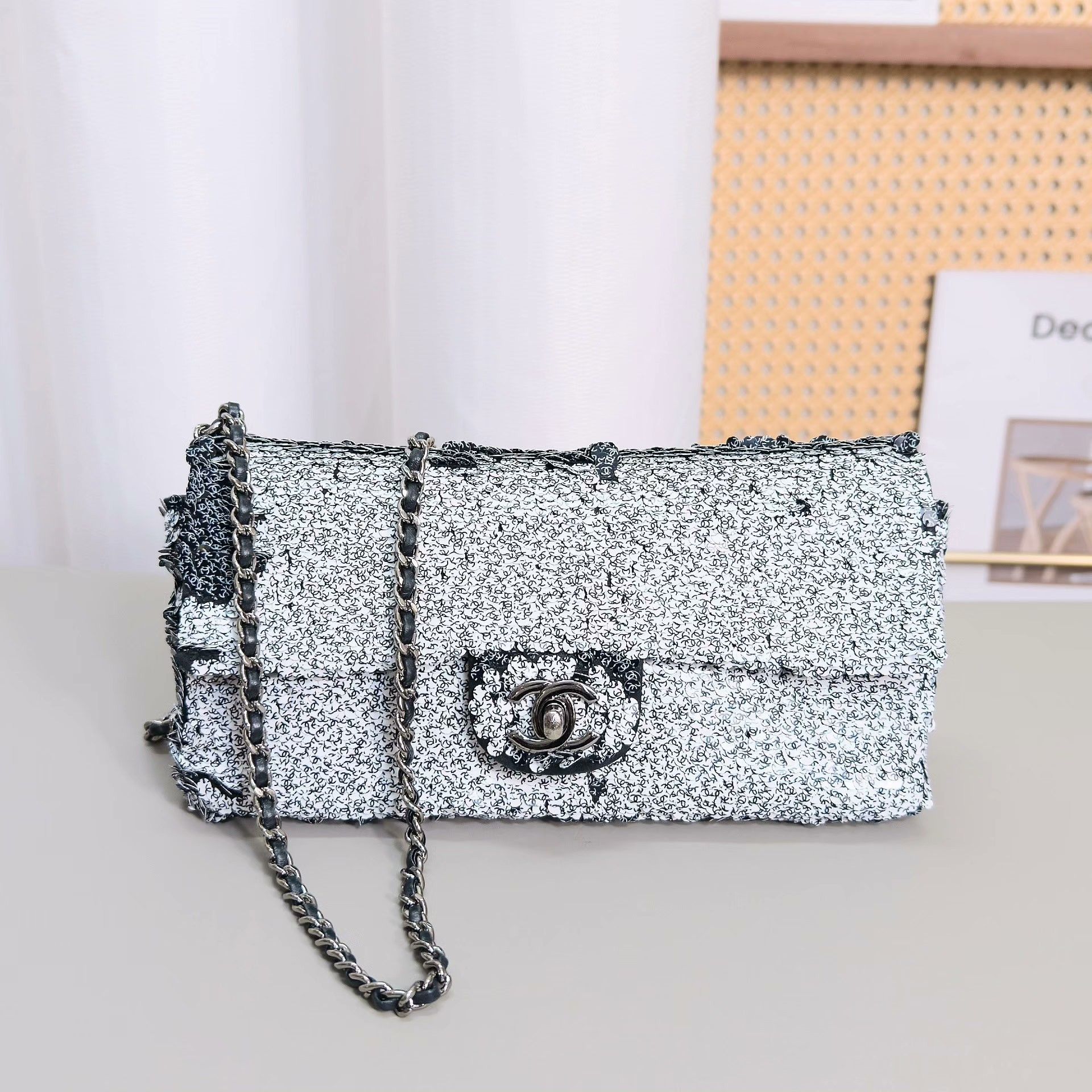 Chanel Pre-loved Bag Very good condition Size ONE SIZE - 1 Thumbnail