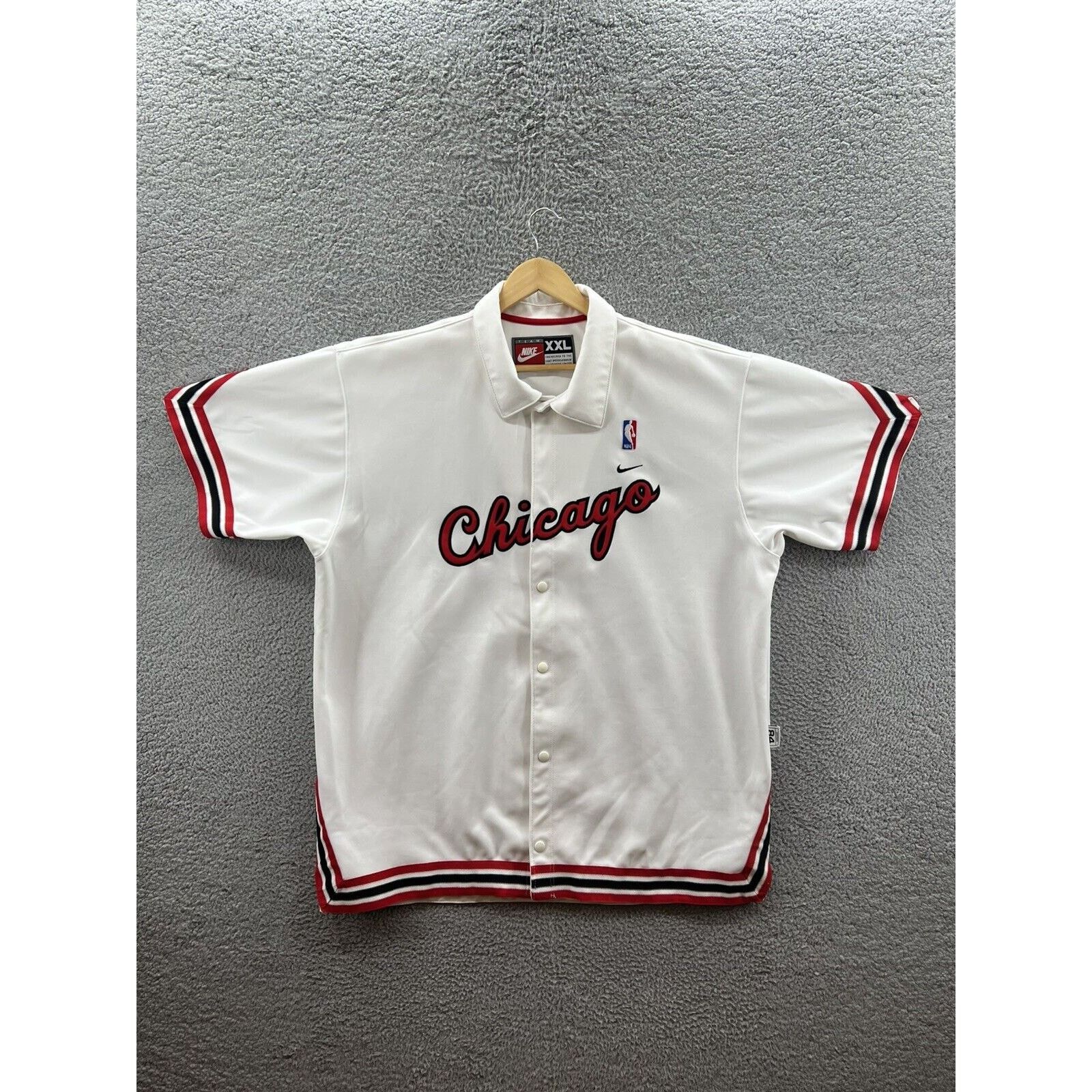 Nike Nike Chicago Bulls Warm Up Jersey Shirt Jordan 84 Retro 2004 Size US XXL / EU 58 / 5 - 1 Thumbnail