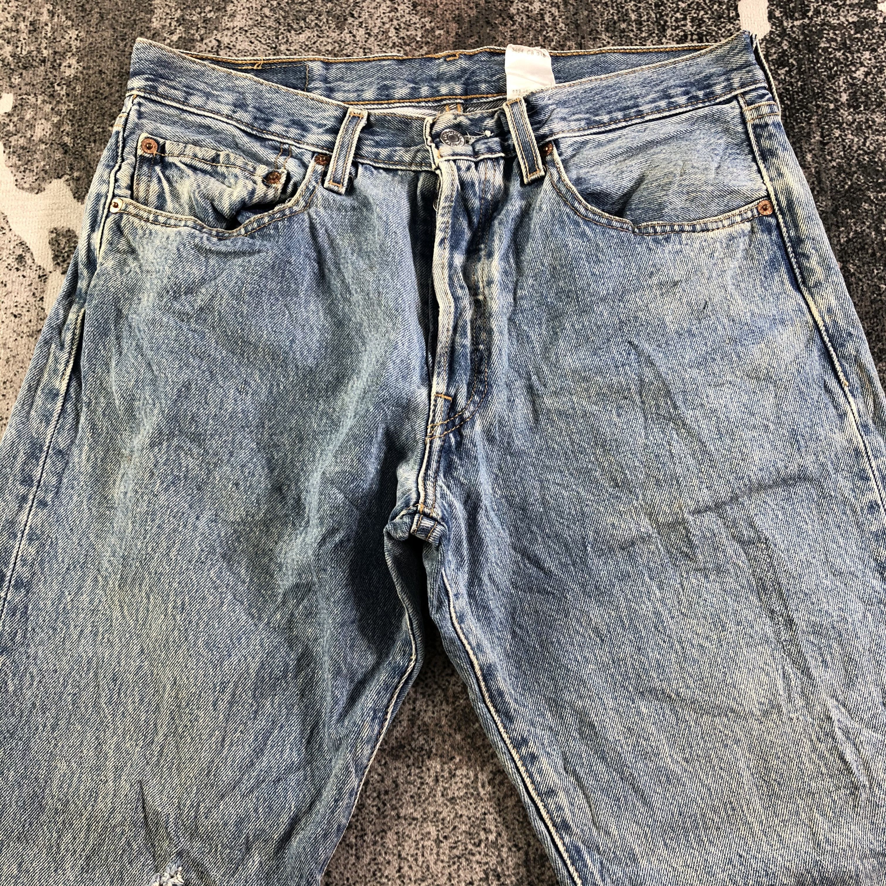 Levi's Vintage Levis 501 Jeans Medium Wash Denim KJ3120 Size US 32 / EU 48 - 3 Thumbnail