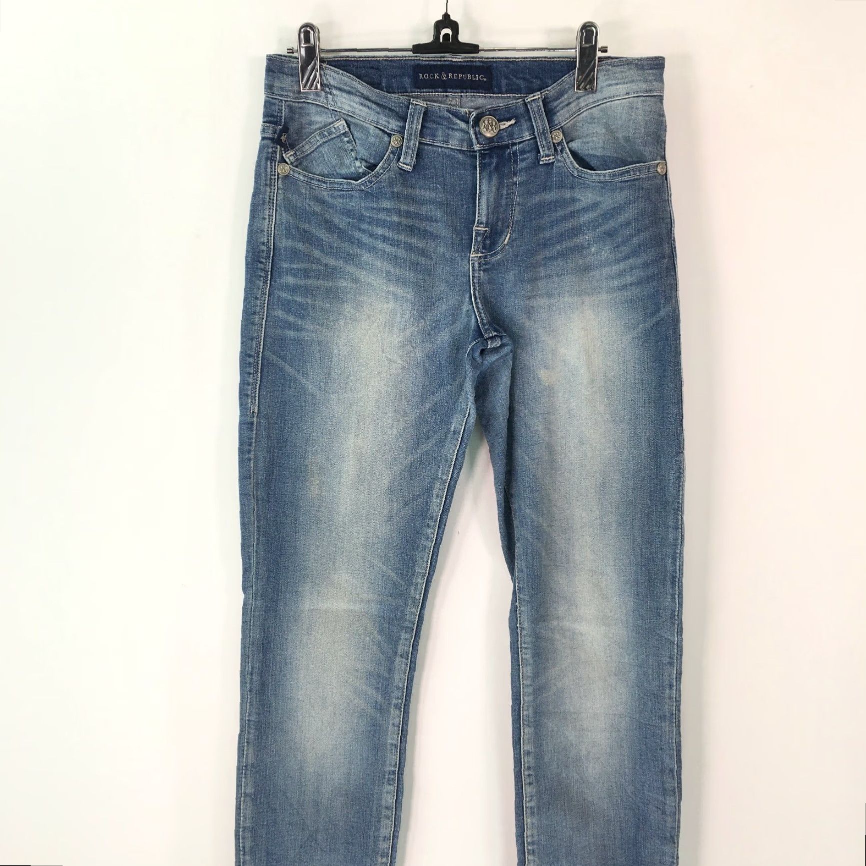 Vintage Rock & Republic Berlin Skinny Jeans Denim Blue 28x32 Size 4 Womens 5-Pocket Distressed Dark Wash Denim Slim Fit Jeans Size 27" / US 4 / IT 40 - 2 Thumbnail
