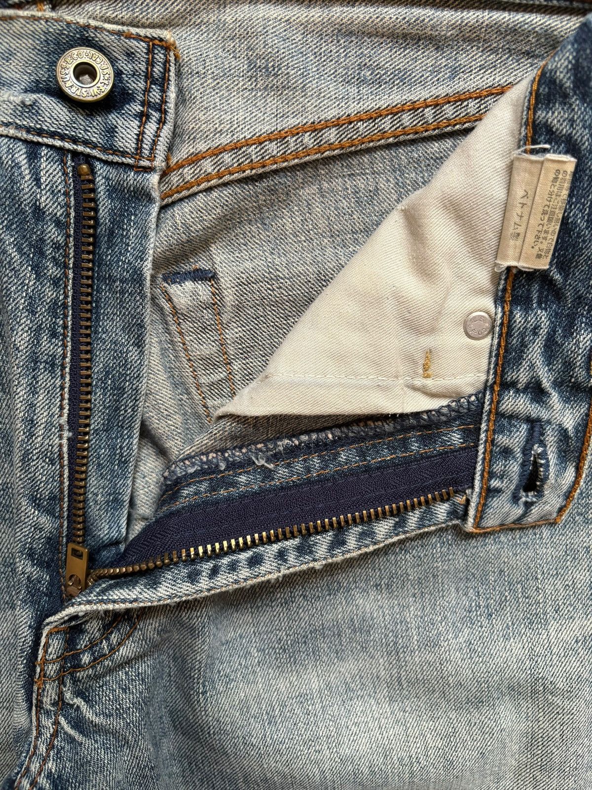 Levi's Vintage 90s Levis 503 Faded Wash Distress Rip Baggy Jeans Size US 28 / EU 44 - 9 Thumbnail