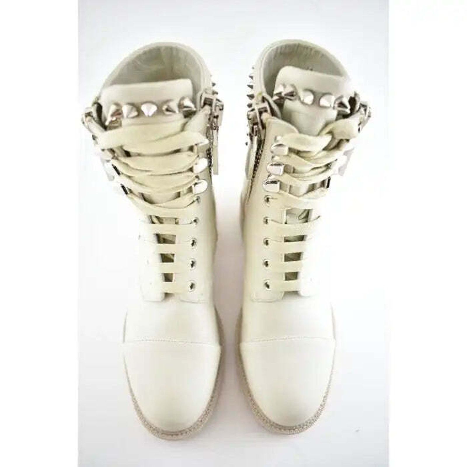 Christian Louboutin Christian Louboutin Winter Spikes Flat White Calf Leather Size US 8 / IT 38 - 6 Thumbnail