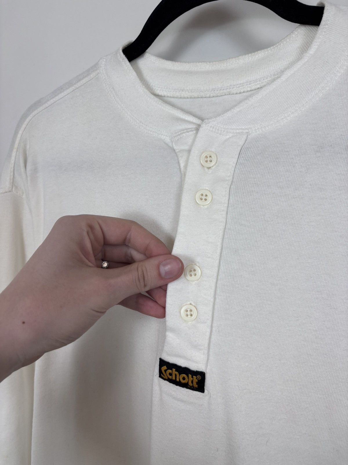 Schott Vintage Schott NYC Men’s White Long Sleeve Henley T-Shirt Size US M / EU 48-50 / 2 - 4 Thumbnail