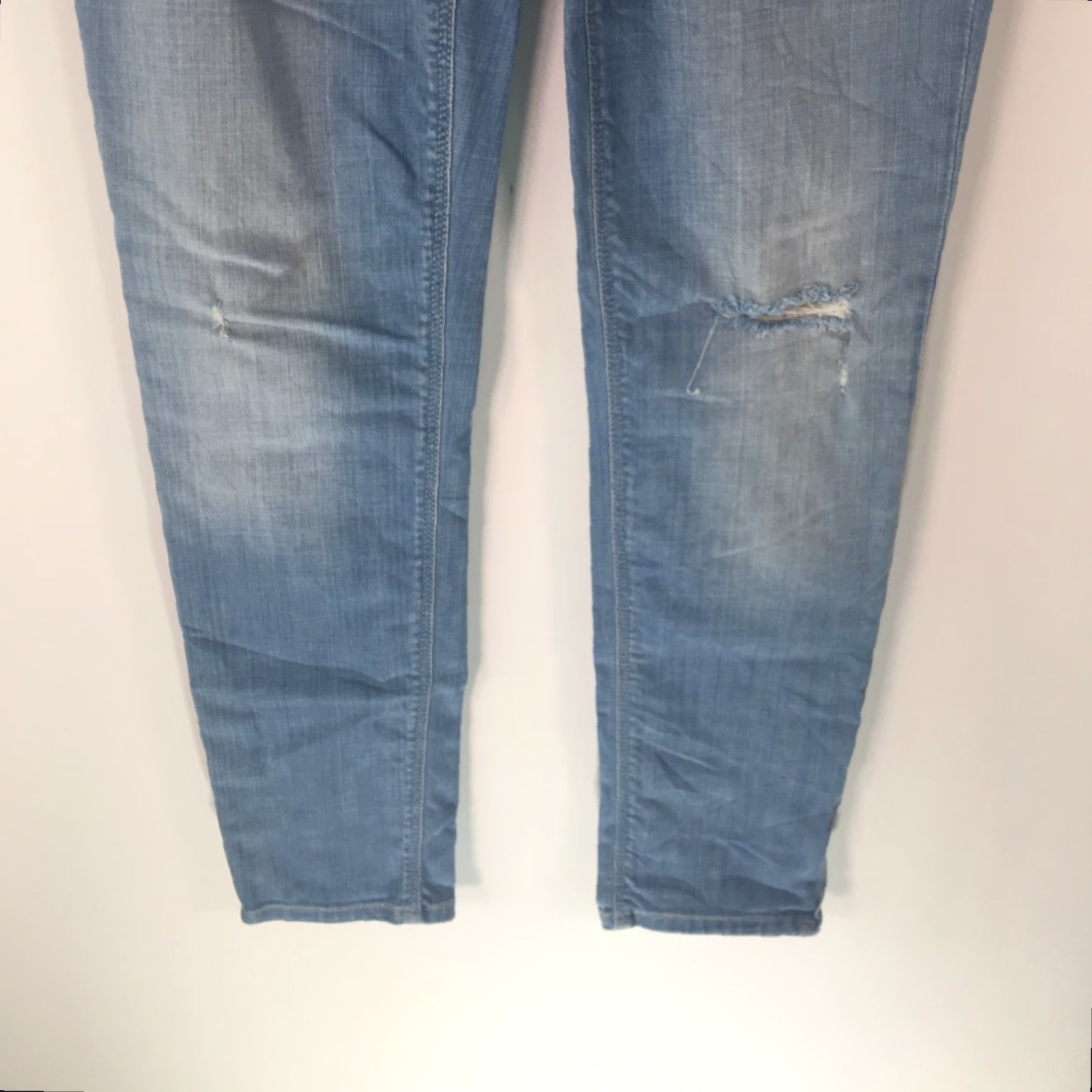 Gap Gap Jeans Women Solid Blue Distressed Straight Denim Size 2 30 in Inseam 30 in Rise Low 6.5-8.5 in Regular Size 26" / US 2 / IT 38 - 3 Thumbnail