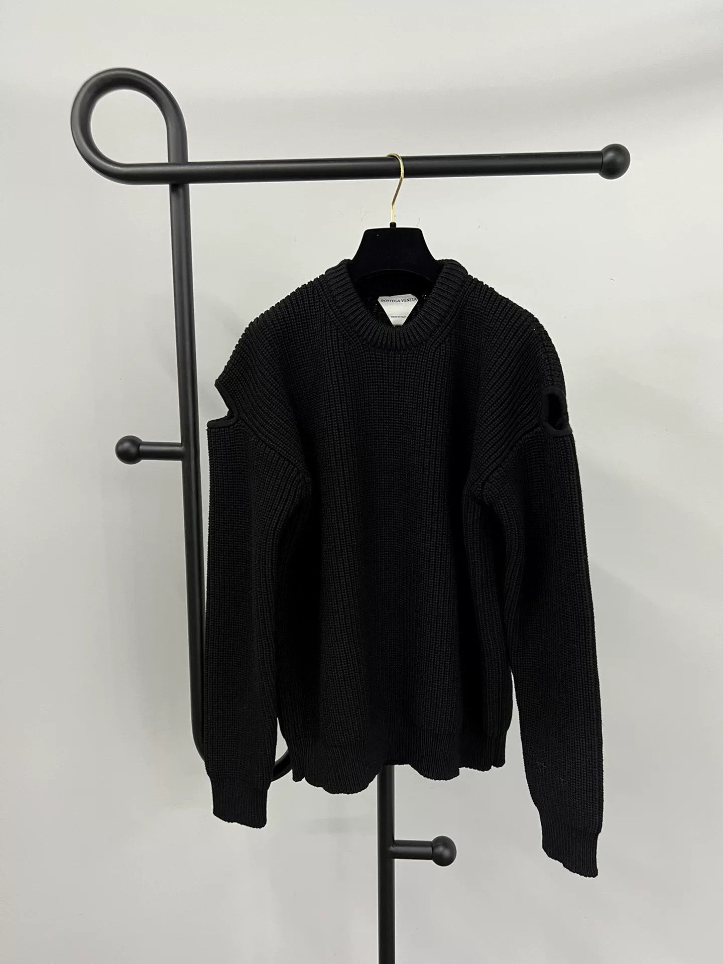 Bottega Veneta BV Bottega Veneta Black Shoulder Cutout Sweater Size XS / US 0-2 / IT 36-38 - 1 Thumbnail