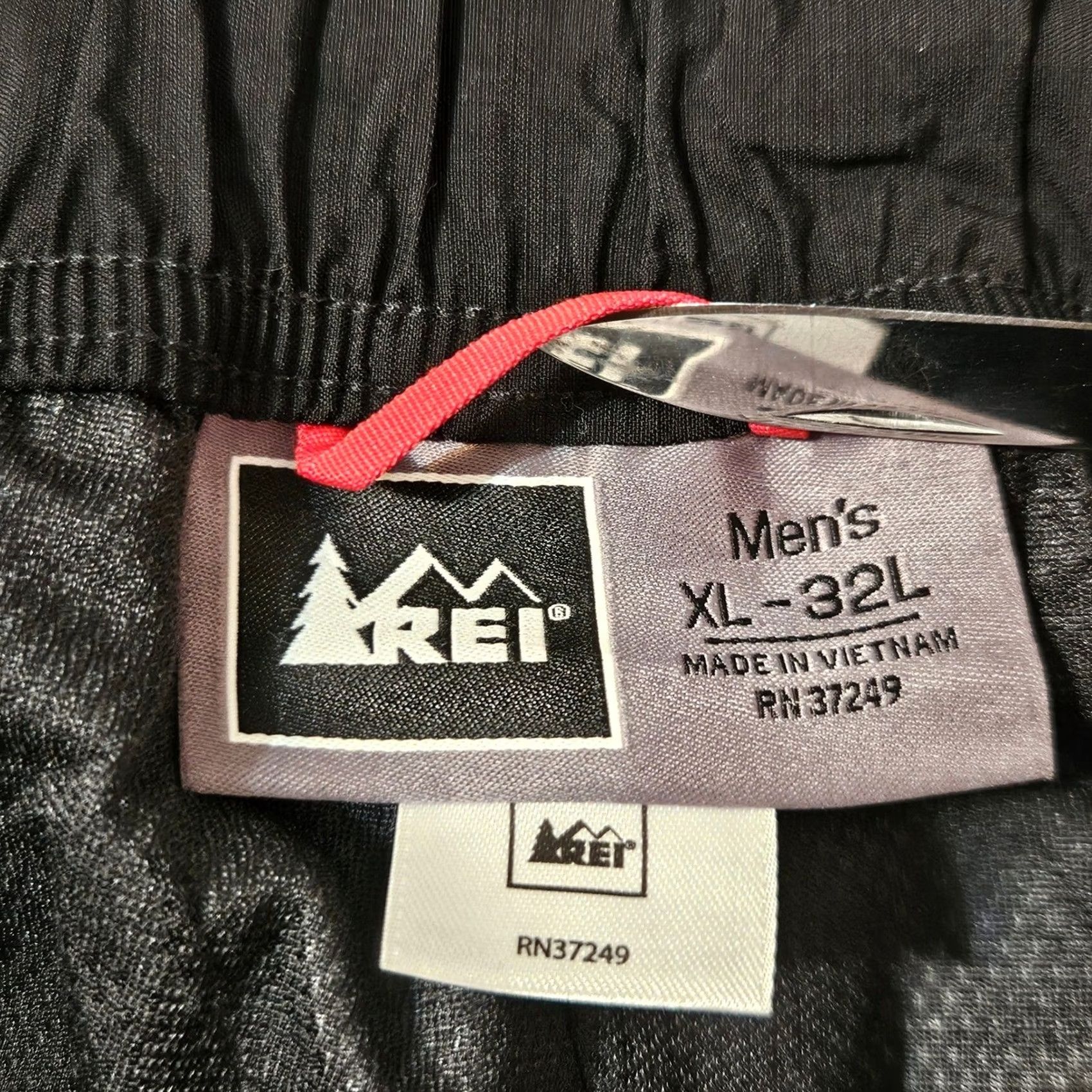 Vintage REI Pants Black XL 32 Mens Rain Trail Outdoor Ankle Zip Mid Rise E1 Elements Size US 36 / EU 52 - 3 Thumbnail