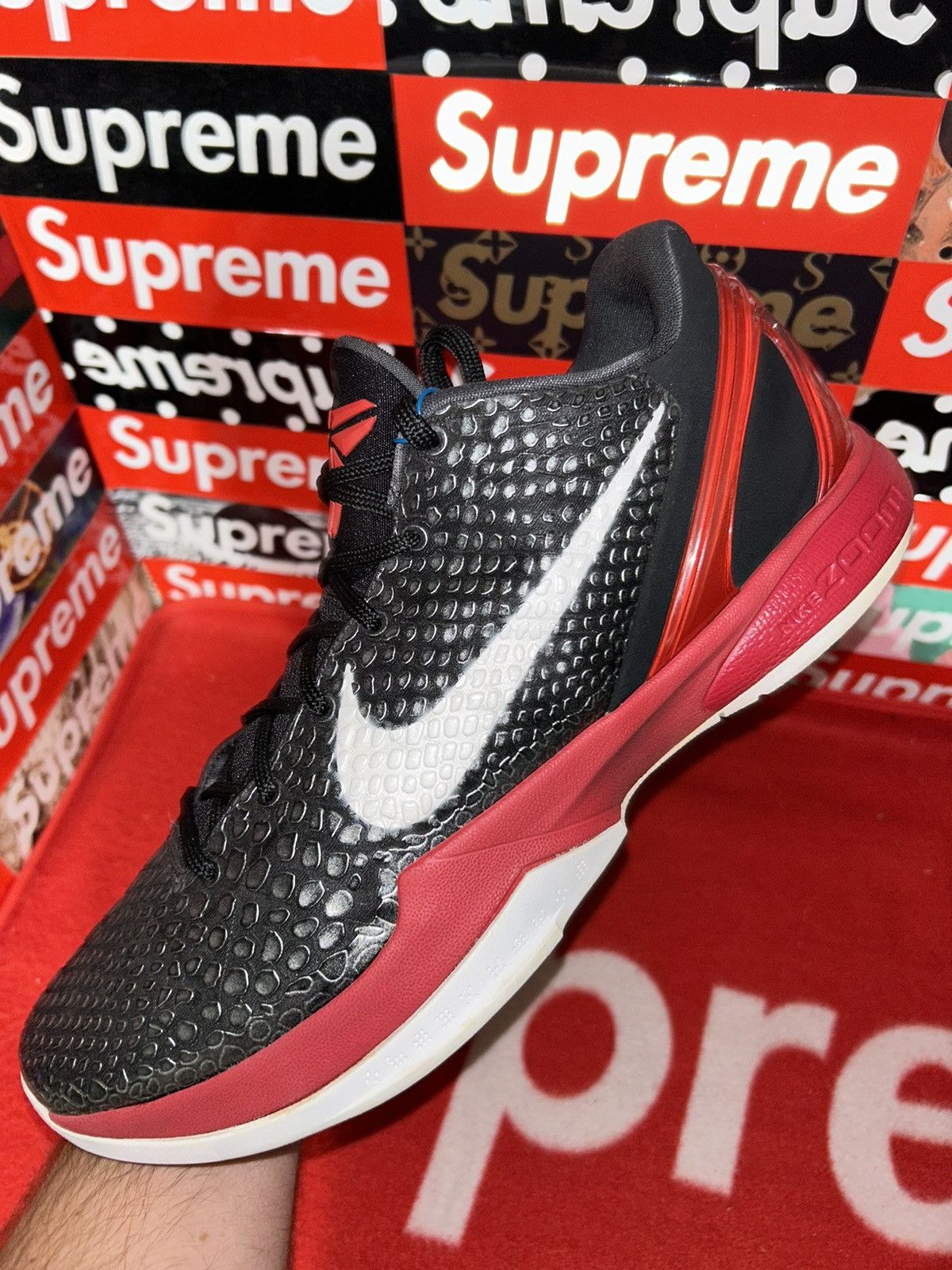 Nike Nike Kobe 6 ‘Bred’ 429659-001 size 12 VNDS RARE KOBE VI Size US 12 / EU 45 - 6 Thumbnail