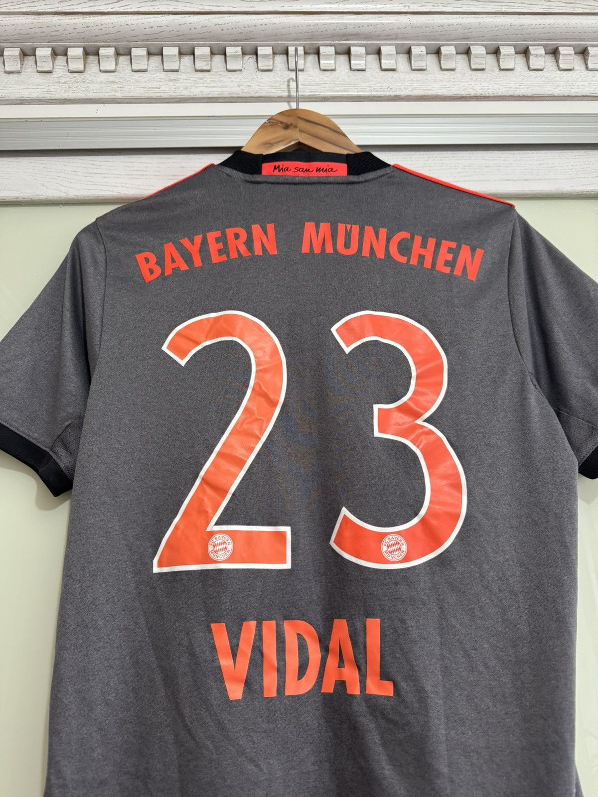 Adidas Vidal 23 Bayern Munich 2016-2017 Away Soccer Jersey Football Size US S / EU 44-46 / 1 - 5 Thumbnail